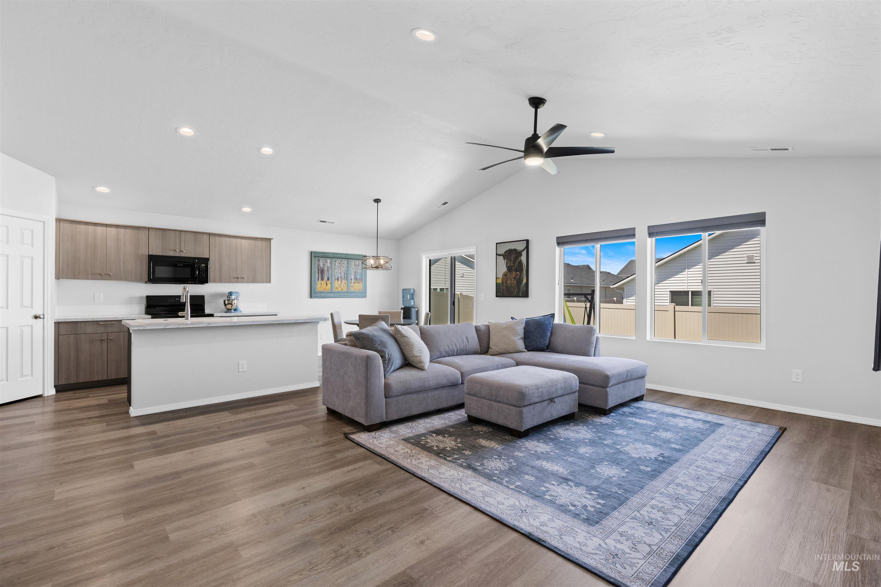 12322 Genevieve St, Caldwell, Idaho 83607, 3 Bedrooms, 2 Bathrooms, Residential For Sale, Price $419,900,MLS 98987898