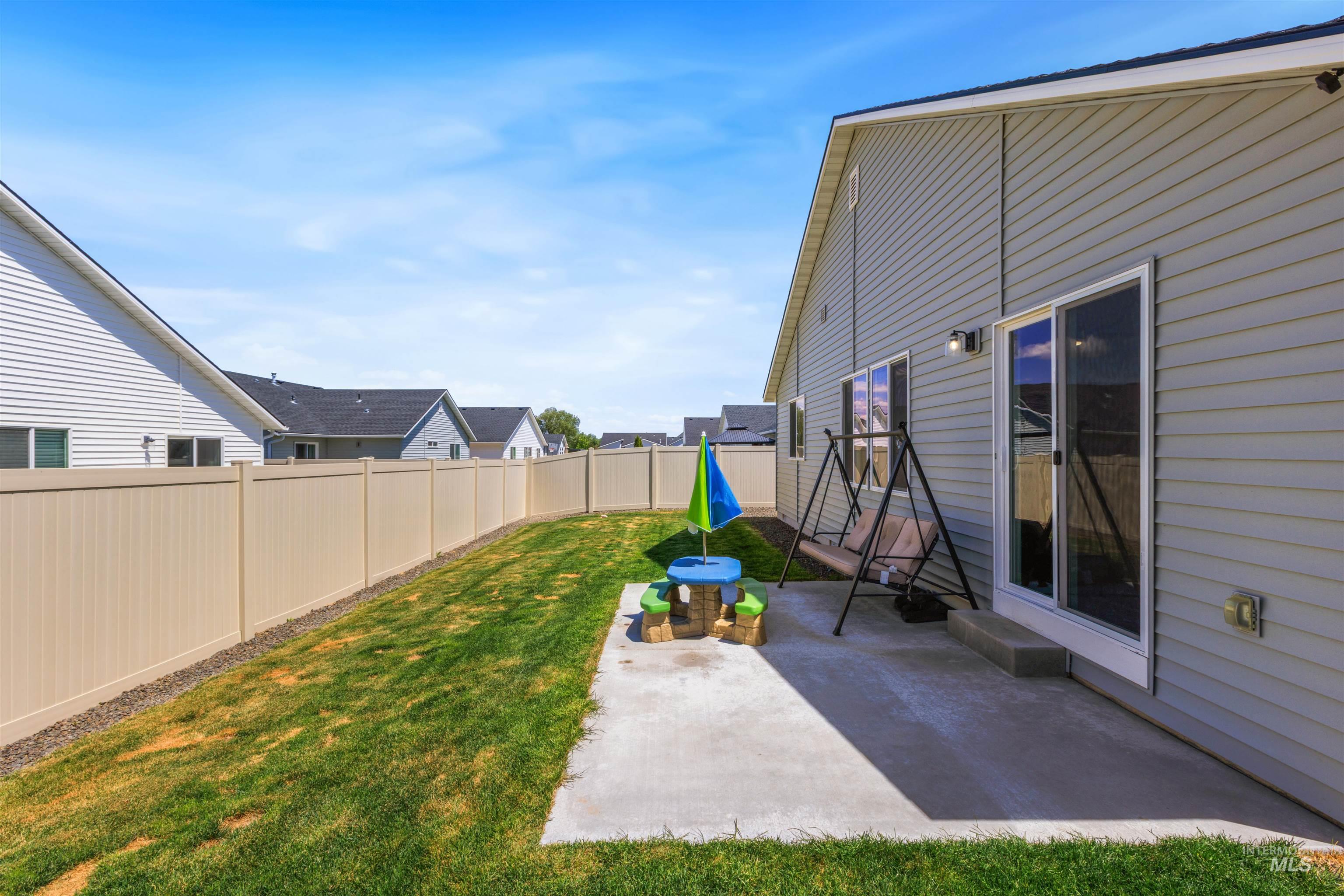 12322 Genevieve St, Caldwell, Idaho 83607, 3 Bedrooms, 2 Bathrooms, Residential For Sale, Price $419,900,MLS 98987898