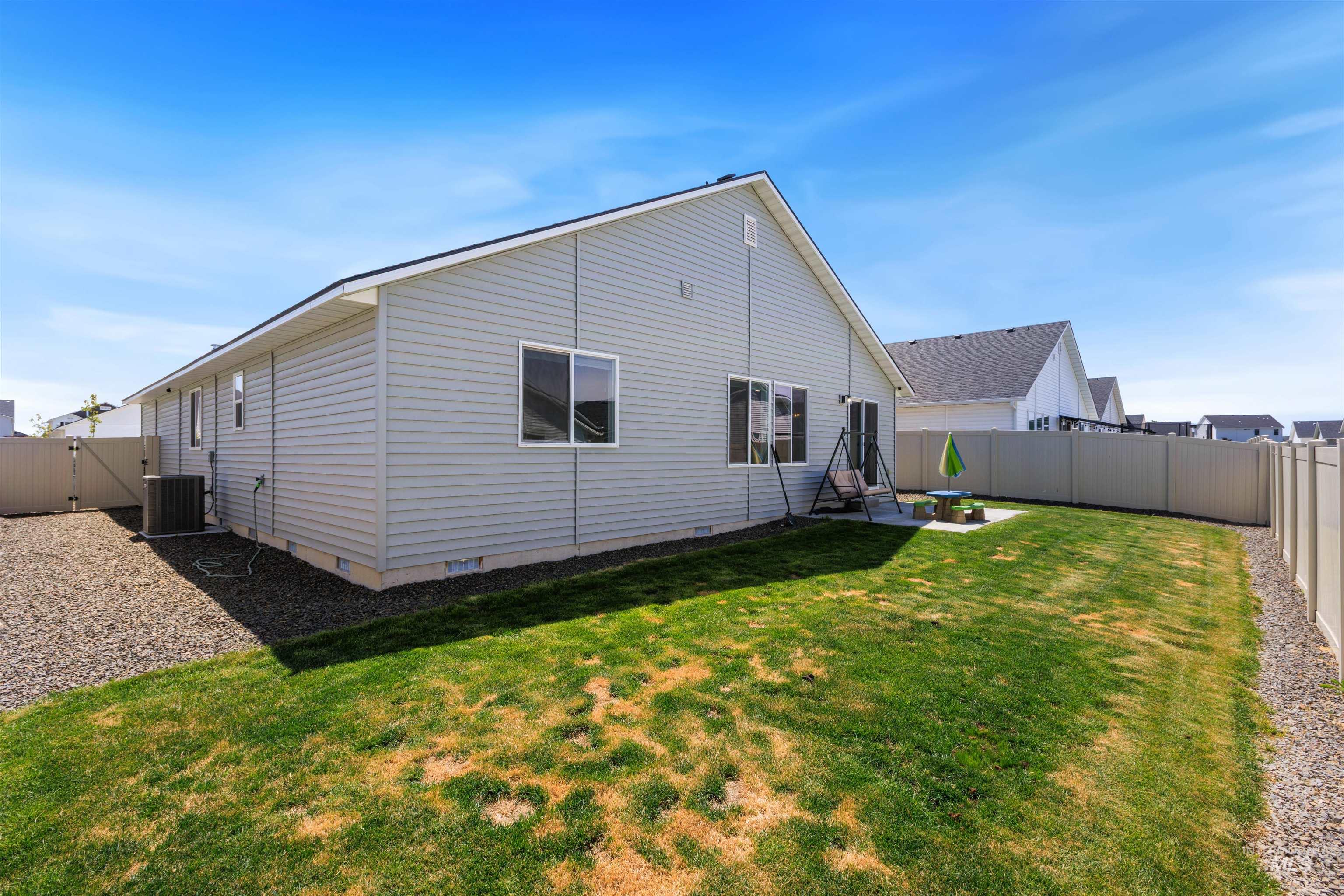 12322 Genevieve St, Caldwell, Idaho 83607, 3 Bedrooms, 2 Bathrooms, Residential For Sale, Price $419,900,MLS 98987898