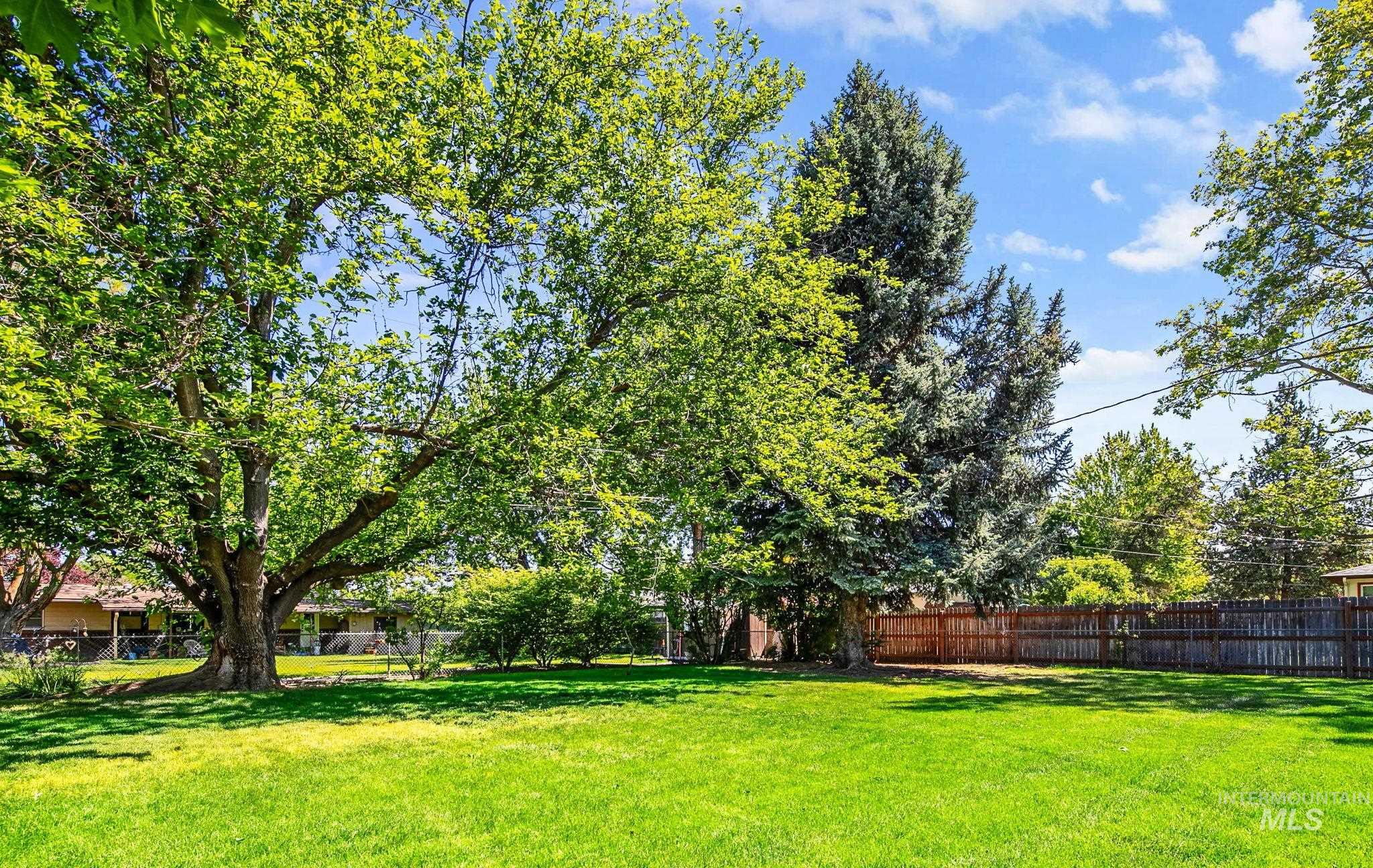 5910 W Flamingo Dr, Boise, Idaho 83704, 3 Bedrooms, 1.5 Bathrooms, Residential For Sale, Price $449,000,MLS 98987899