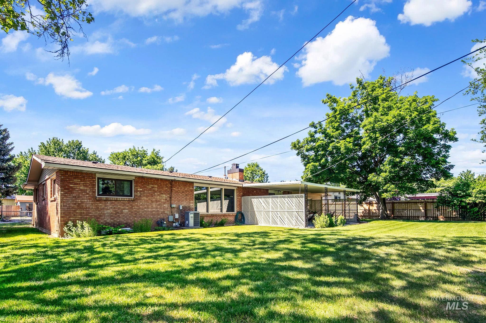 5910 W Flamingo Dr, Boise, Idaho 83704, 3 Bedrooms, 1.5 Bathrooms, Residential For Sale, Price $449,000,MLS 98987899