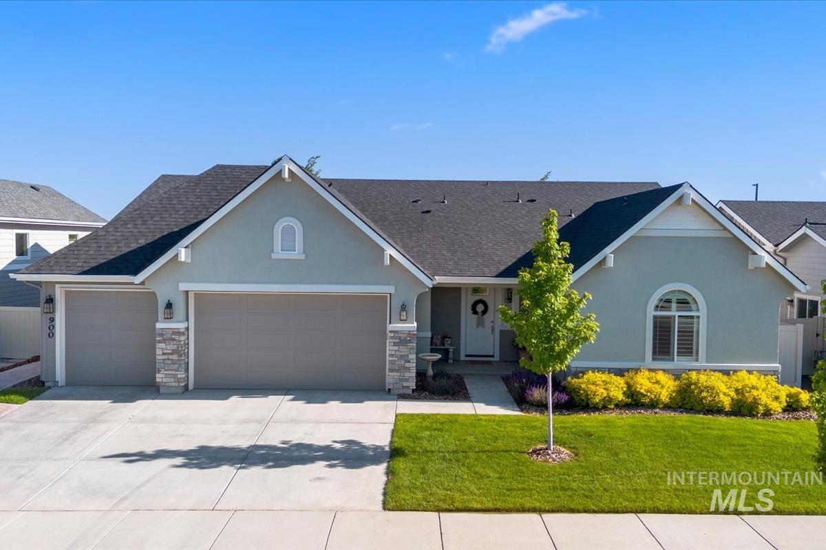 900 E Sweet Pearl, Kuna, Idaho 83634, 3 Bedrooms, 2.5 Bathrooms, Residential For Sale, Price $679,900, 98987902