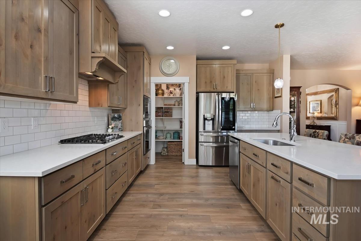 900 E Sweet Pearl, Kuna, Idaho 83634, 3 Bedrooms, 2.5 Bathrooms, Residential For Sale, Price $679,900, 98987902
