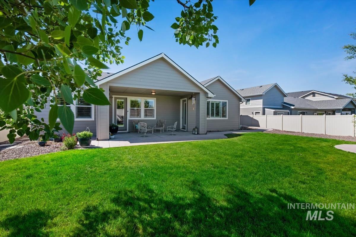 900 E Sweet Pearl, Kuna, Idaho 83634, 3 Bedrooms, 2.5 Bathrooms, Residential For Sale, Price $679,900, 98987902