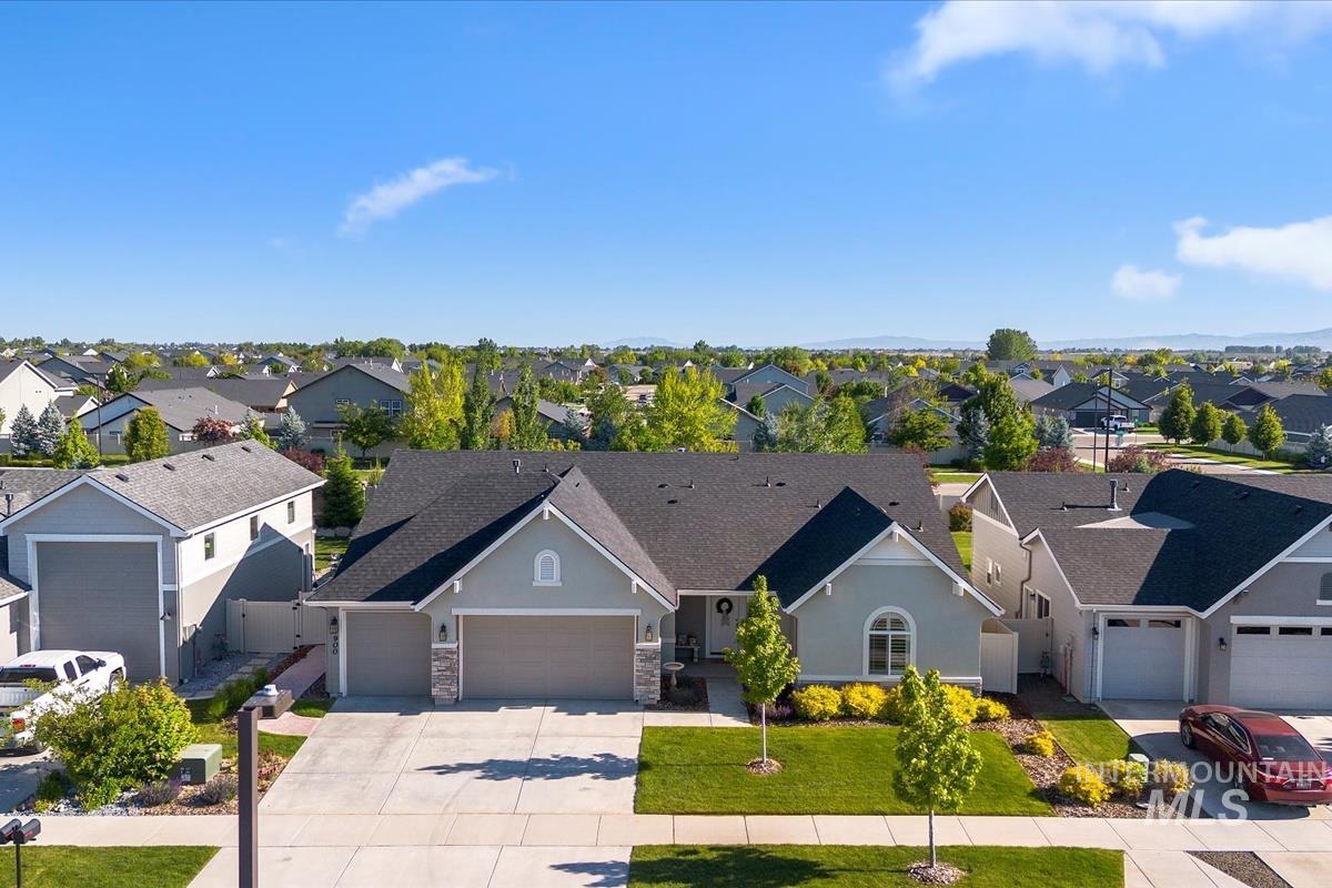900 E Sweet Pearl, Kuna, Idaho 83634, 3 Bedrooms, 2.5 Bathrooms, Residential For Sale, Price $679,900, 98987902