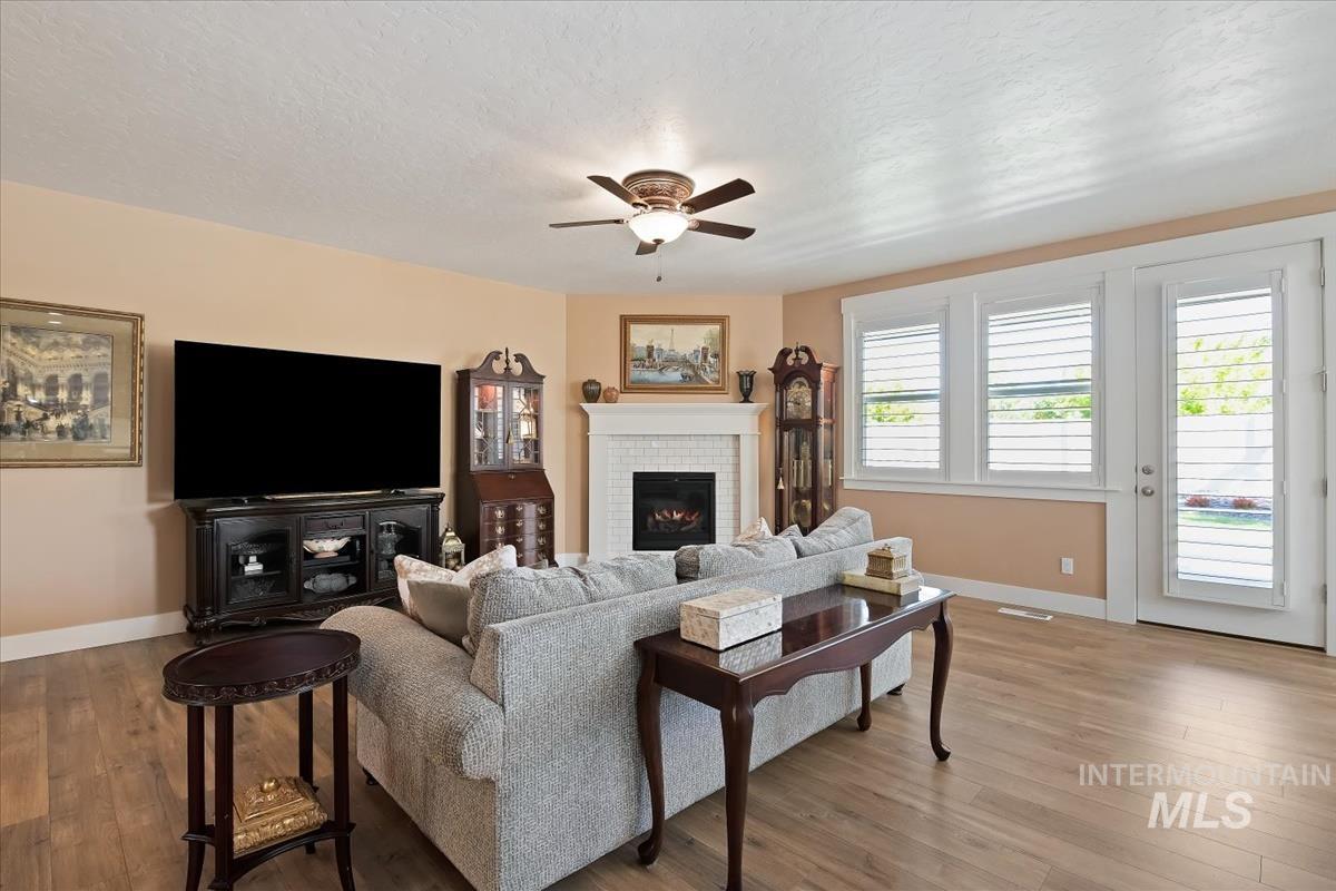 900 E Sweet Pearl, Kuna, Idaho 83634, 3 Bedrooms, 2.5 Bathrooms, Residential For Sale, Price $679,900, 98987902