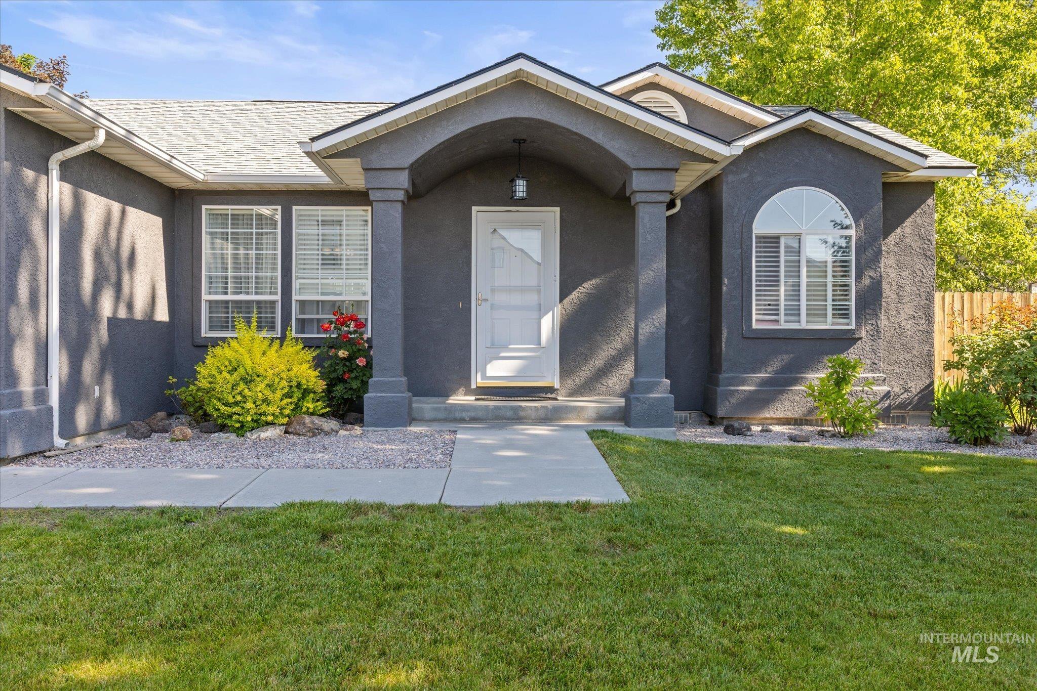 842 Muirfield LN, Nampa, Idaho 83686, 3 Bedrooms, 2 Bathrooms, Residential For Sale, Price $427,000,MLS 98987903
