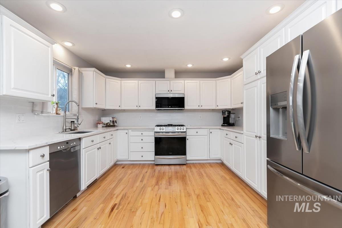 6124 N Tapestry Way, Boise, Idaho 83713, 4 Bedrooms, 2.5 Bathrooms, Residential For Sale, Price $649,000,MLS 98987904