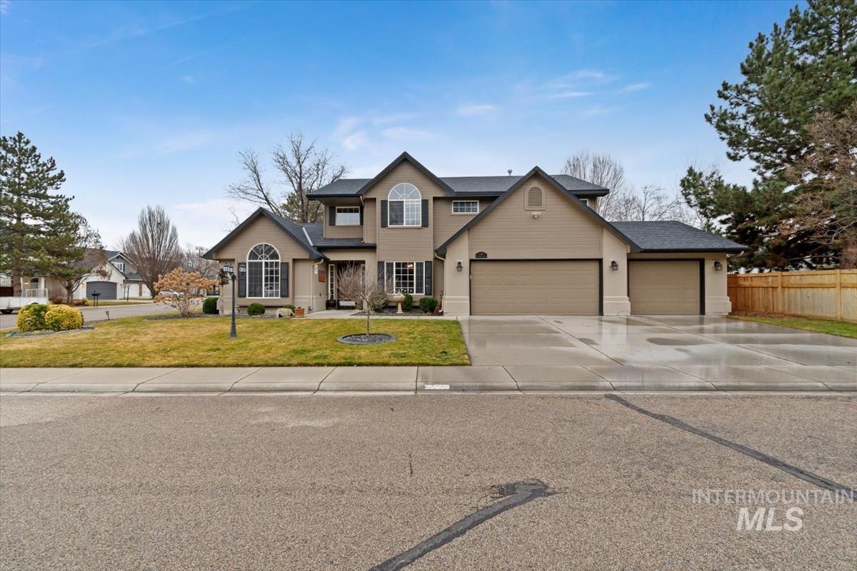 6124 N Tapestry Way, Boise, Idaho 83713, 4 Bedrooms, 2.5 Bathrooms, Residential For Sale, Price $649,000,MLS 98987904