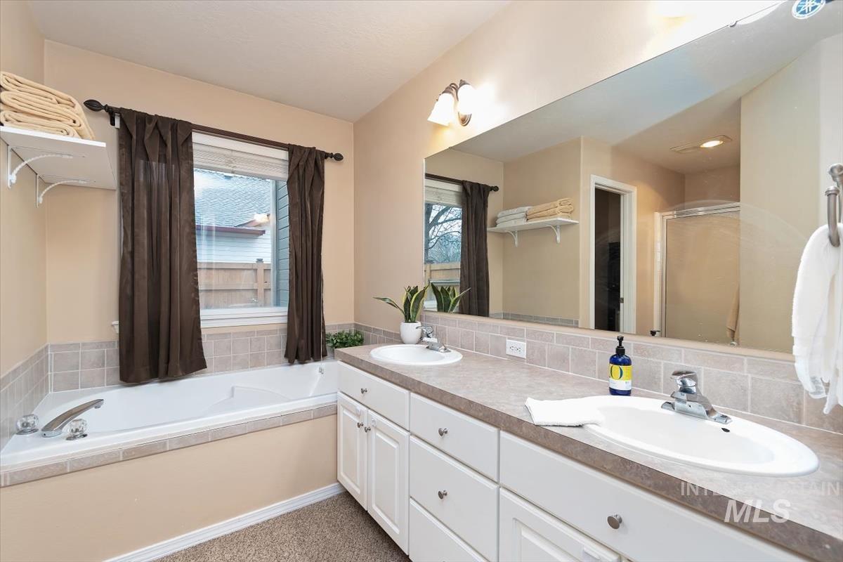 6124 N Tapestry Way, Boise, Idaho 83713, 4 Bedrooms, 2.5 Bathrooms, Residential For Sale, Price $649,000,MLS 98987904