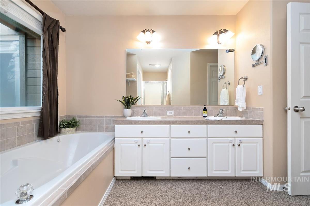 6124 N Tapestry Way, Boise, Idaho 83713, 4 Bedrooms, 2.5 Bathrooms, Residential For Sale, Price $649,000,MLS 98987904