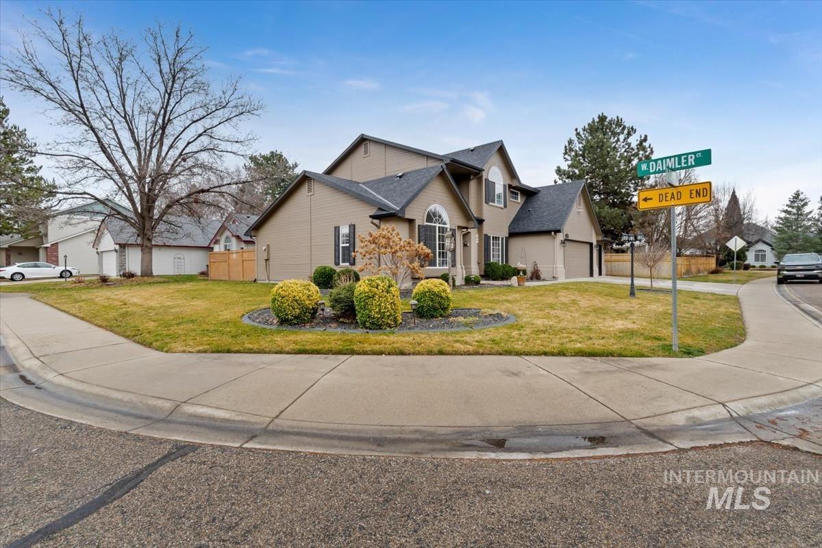 6124 N Tapestry Way, Boise, Idaho 83713, 4 Bedrooms, 2.5 Bathrooms, Residential For Sale, Price $649,000,MLS 98987904