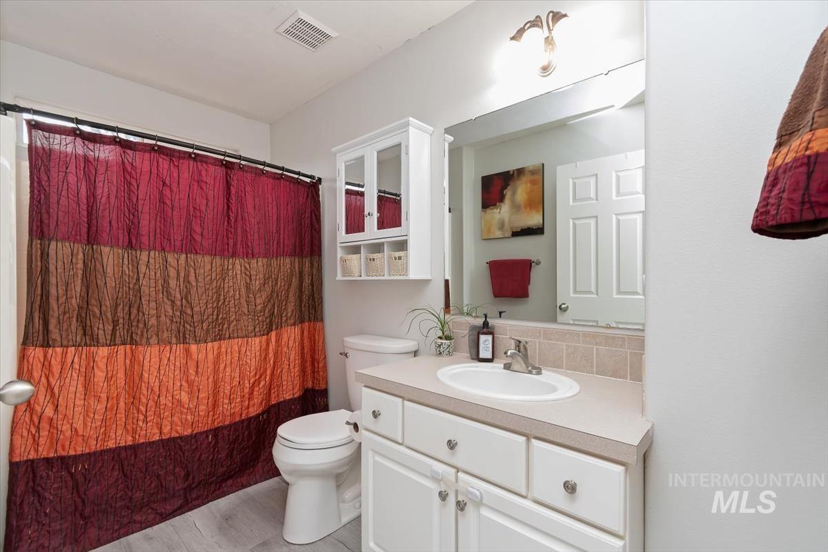 6124 N Tapestry Way, Boise, Idaho 83713, 4 Bedrooms, 2.5 Bathrooms, Residential For Sale, Price $649,000,MLS 98987904