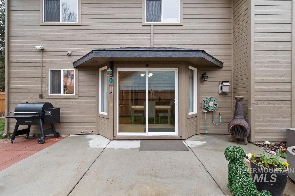 6124 N Tapestry Way, Boise, Idaho 83713, 4 Bedrooms, 2.5 Bathrooms, Residential For Sale, Price $649,000,MLS 98987904