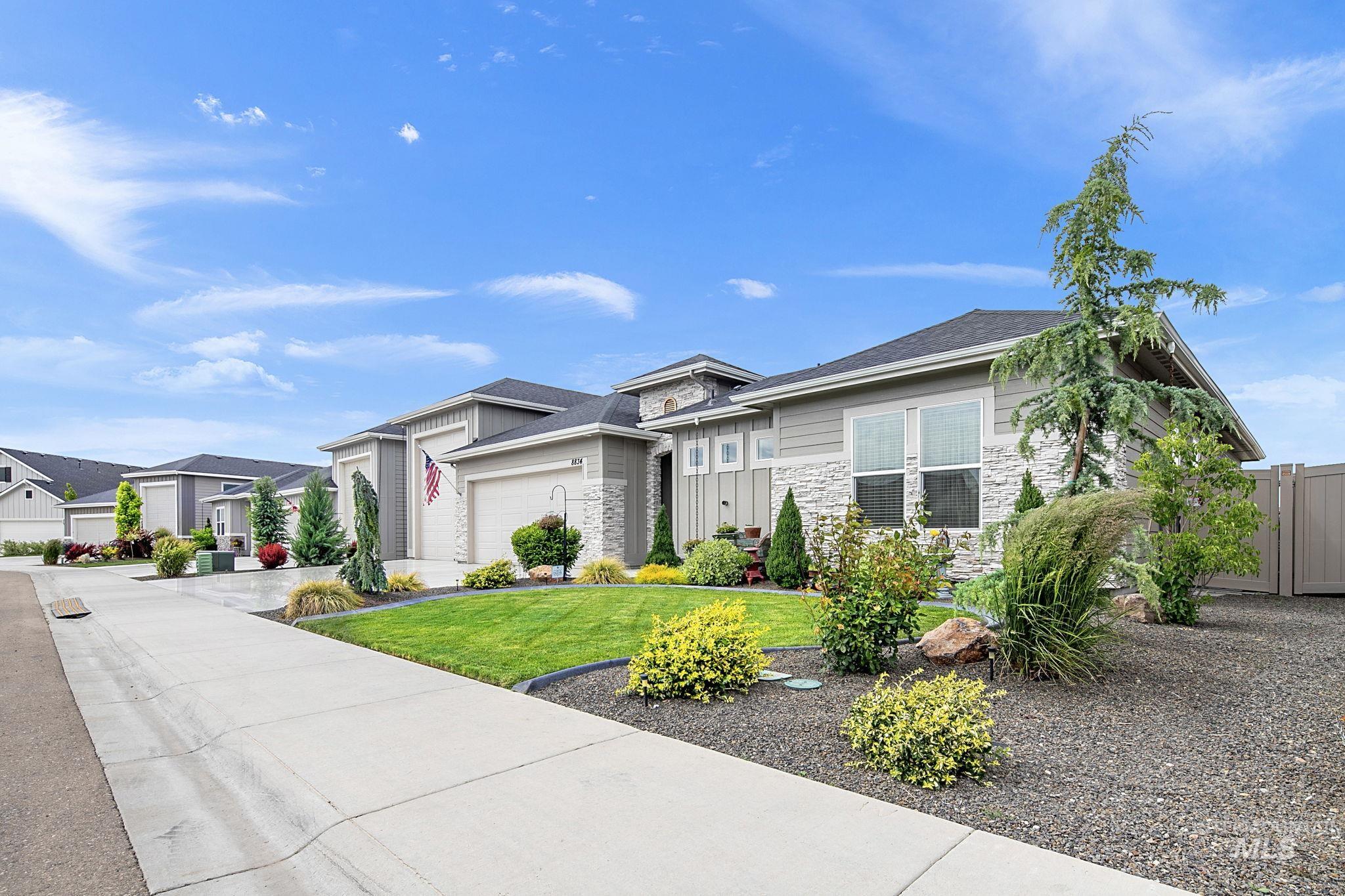 8834 E Snow Drop St, Nampa, Idaho 83687, 3 Bedrooms, 2 Bathrooms, Residential For Sale, Price $674,000, 98987916