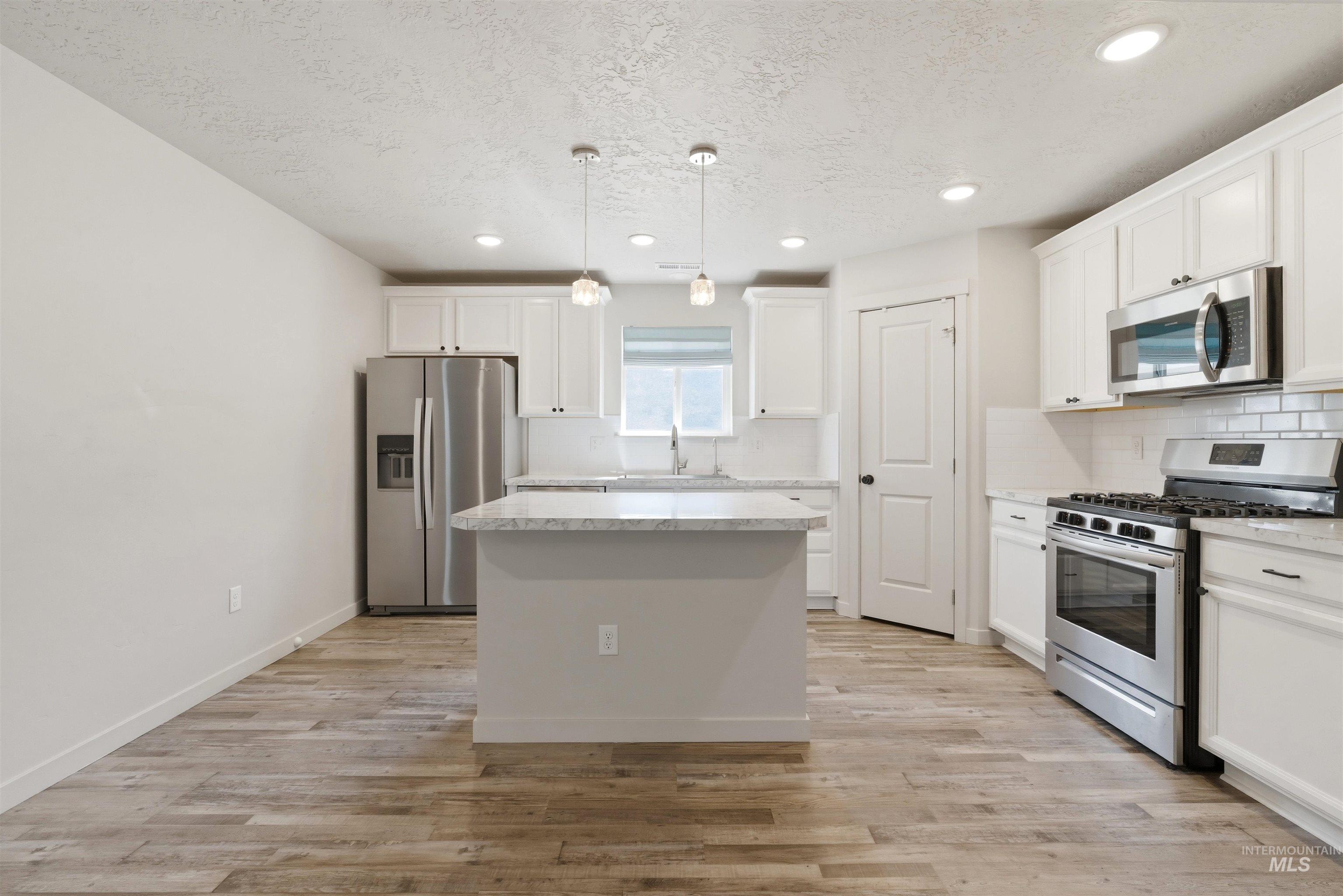 10288 Scout Ridge St, Nampa, Idaho 83687-5557, 3 Bedrooms, 2 Bathrooms, Residential For Sale, Price $374,900, 98987917