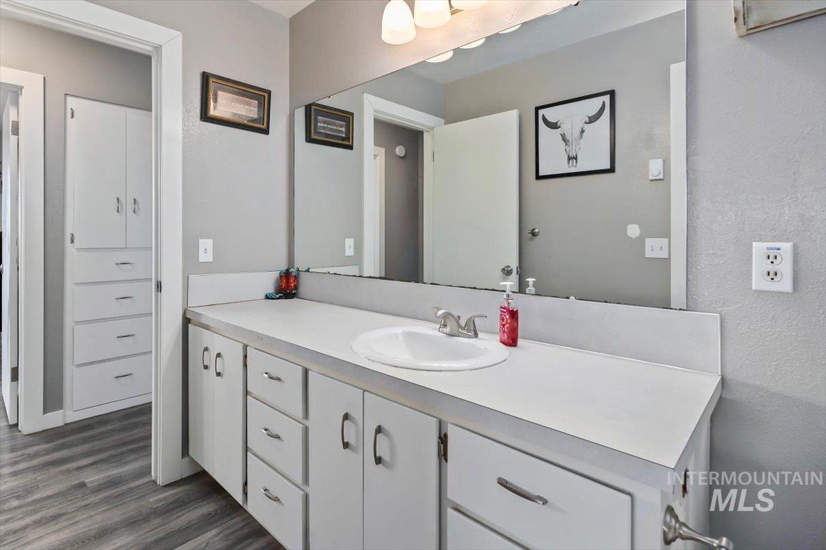 574 W 100 N, Paul, Idaho 83347, 2 Bedrooms, Residential For Sale, Price $400,000, 98987920