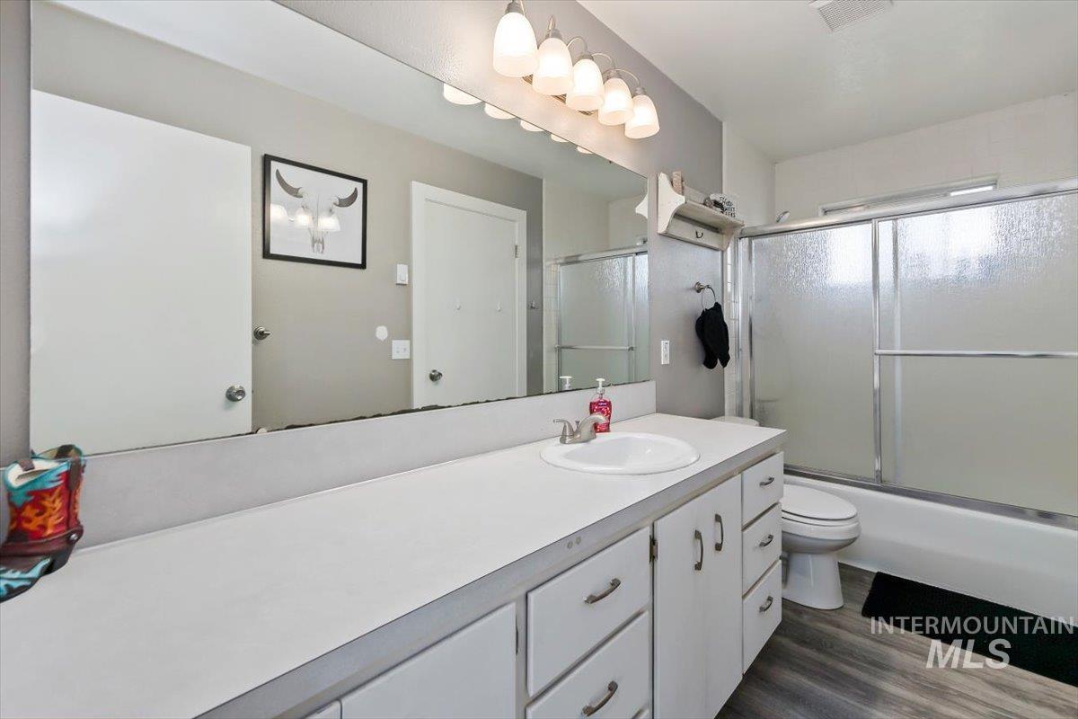 574 W 100 N, Paul, Idaho 83347, 2 Bedrooms, Residential For Sale, Price $400,000, 98987920