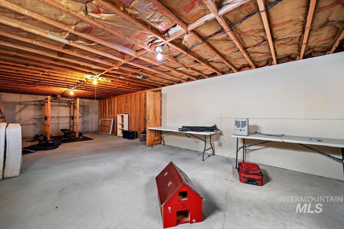 574 W 100 N, Paul, Idaho 83347, 2 Bedrooms, Residential For Sale, Price $400,000, 98987920