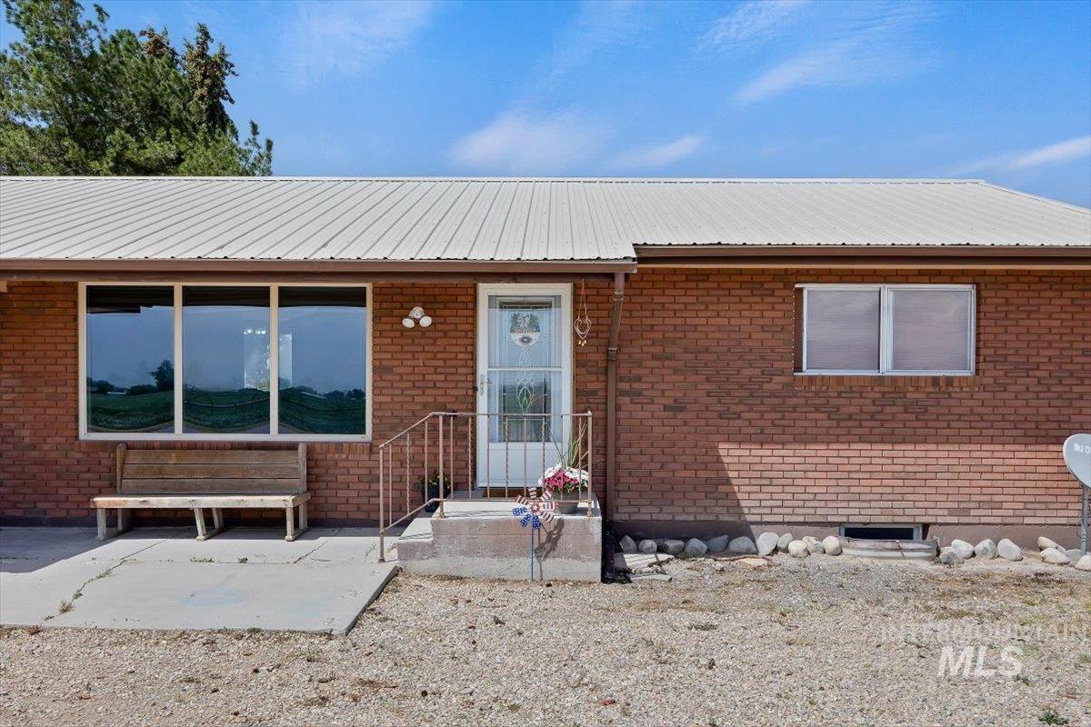 574 W 100 N, Paul, Idaho 83347, 2 Bedrooms, Residential For Sale, Price $400,000, 98987920