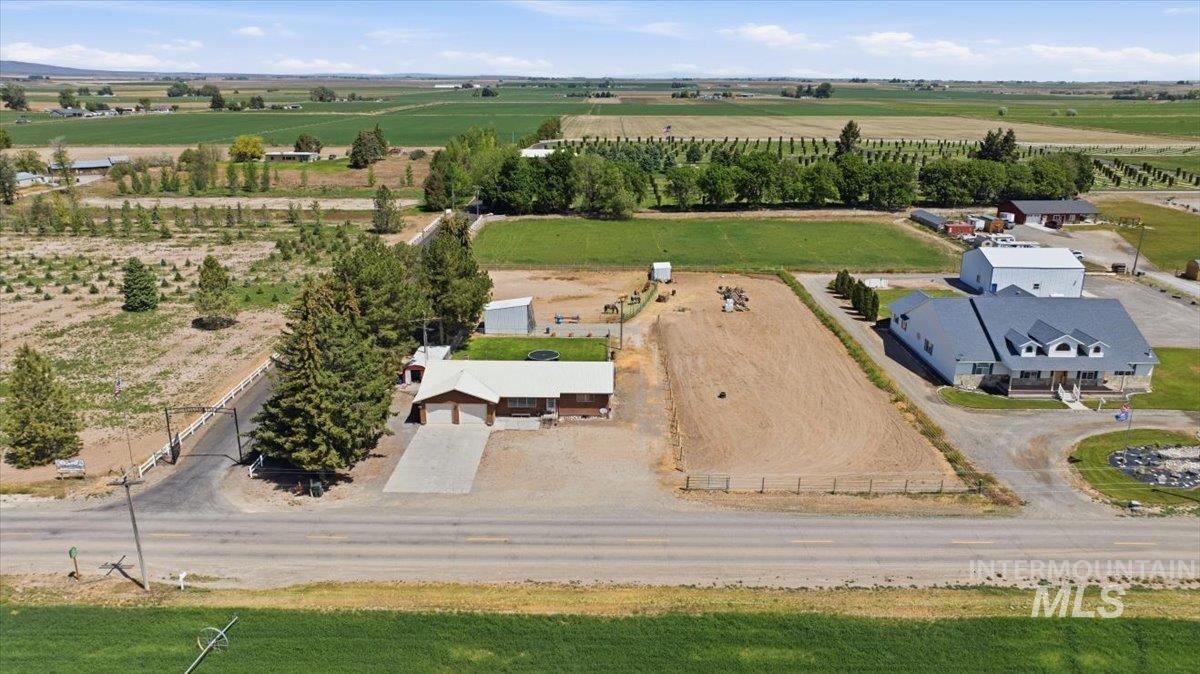574 W 100 N, Paul, Idaho 83347, 2 Bedrooms, Residential For Sale, Price $400,000, 98987920