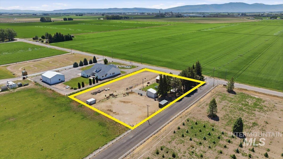 574 W 100 N, Paul, Idaho 83347, 2 Bedrooms, Residential For Sale, Price $400,000, 98987920