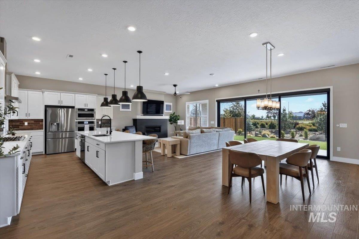 11891 W Maygrass Ln, Kuna, Idaho 83634, 3 Bedrooms, 2.5 Bathrooms, Residential For Sale, Price $749,900, 98987924