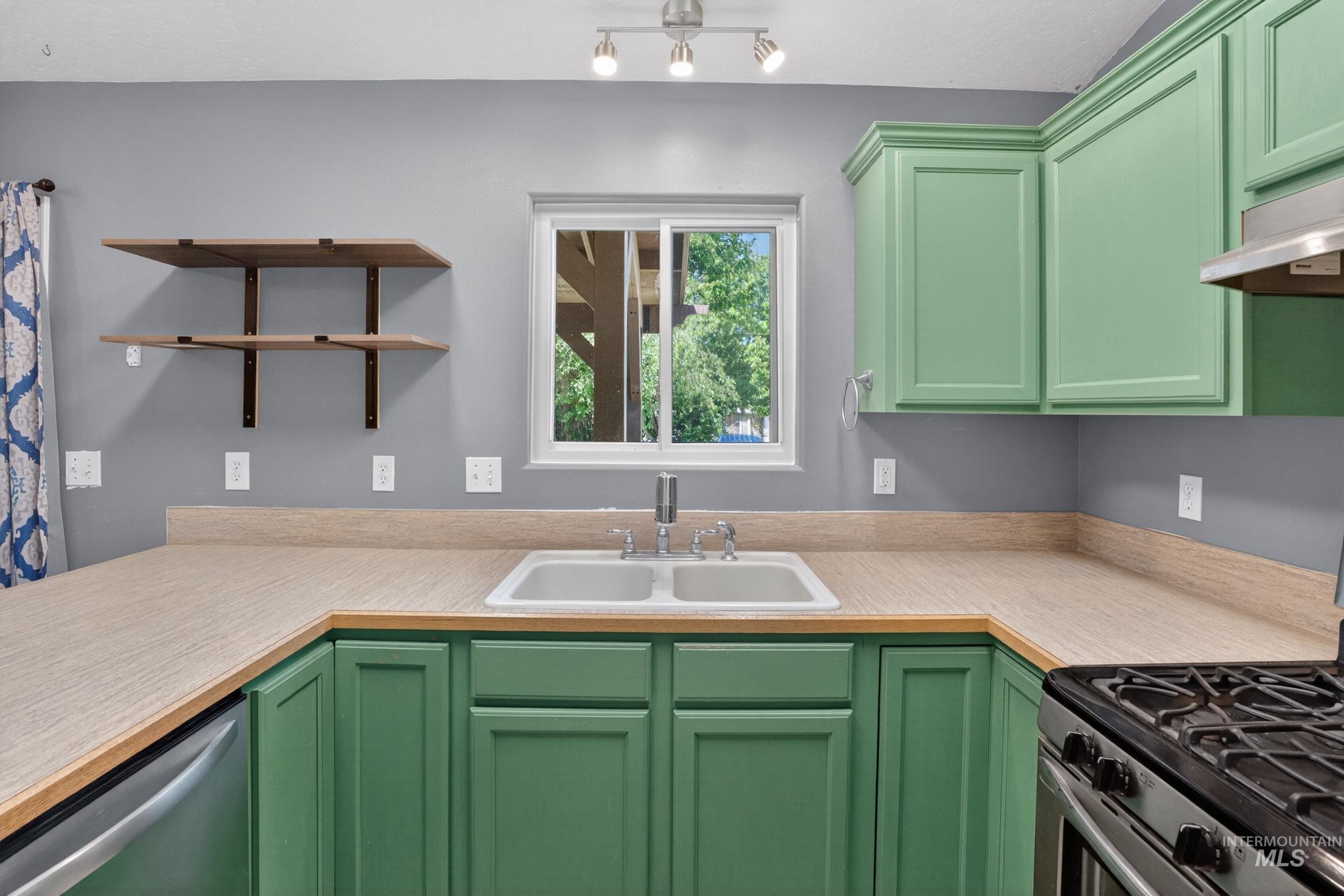 115 Silver Sage Pl, Homedale, Idaho 83628, 3 Bedrooms, 2 Bathrooms, Residential For Sale, Price $344,900, 98987925