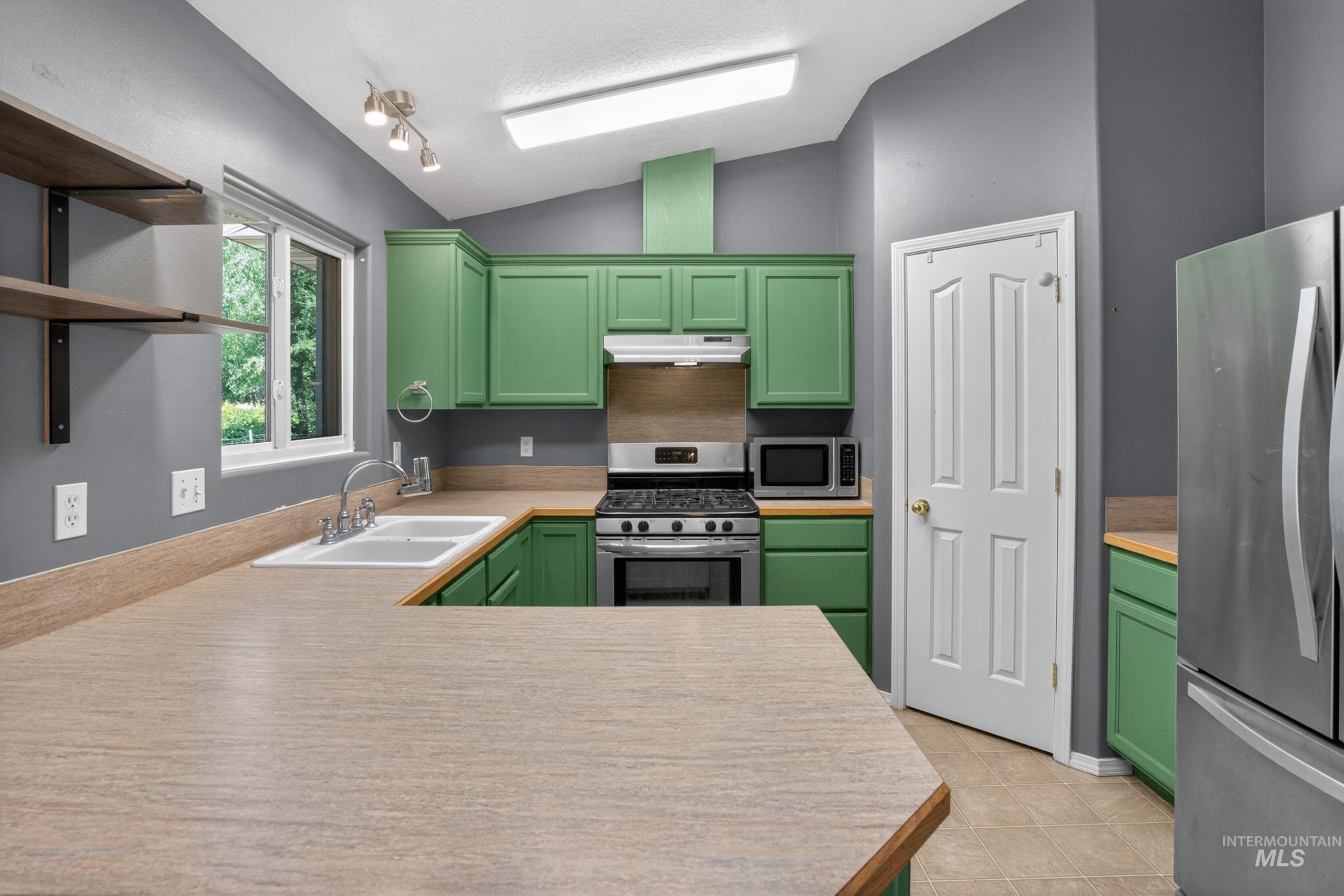 115 Silver Sage Pl, Homedale, Idaho 83628, 3 Bedrooms, 2 Bathrooms, Residential For Sale, Price $344,900, 98987925