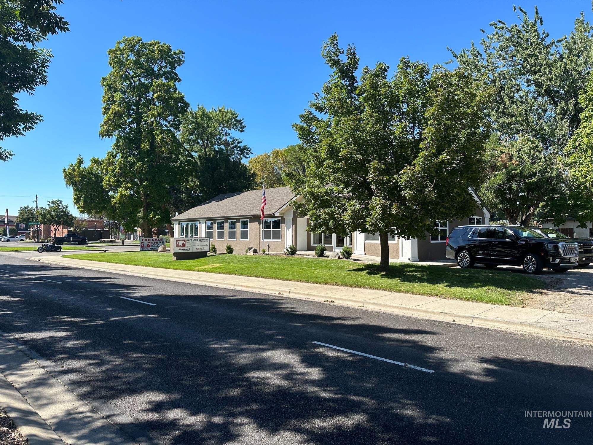 860 W Beacon St, Boise, Idaho 83706, Business/Commercial For Sale, Price $1,750,000, 98987931