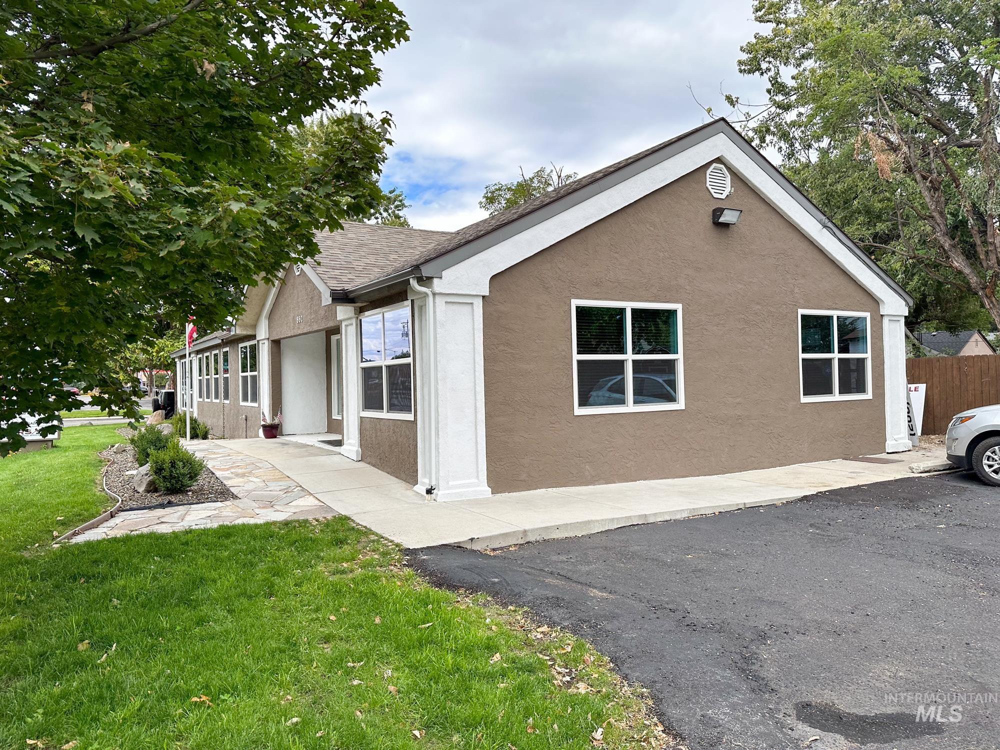 860 W Beacon St, Boise, Idaho 83706, Business/Commercial For Sale, Price $1,750,000, 98987931