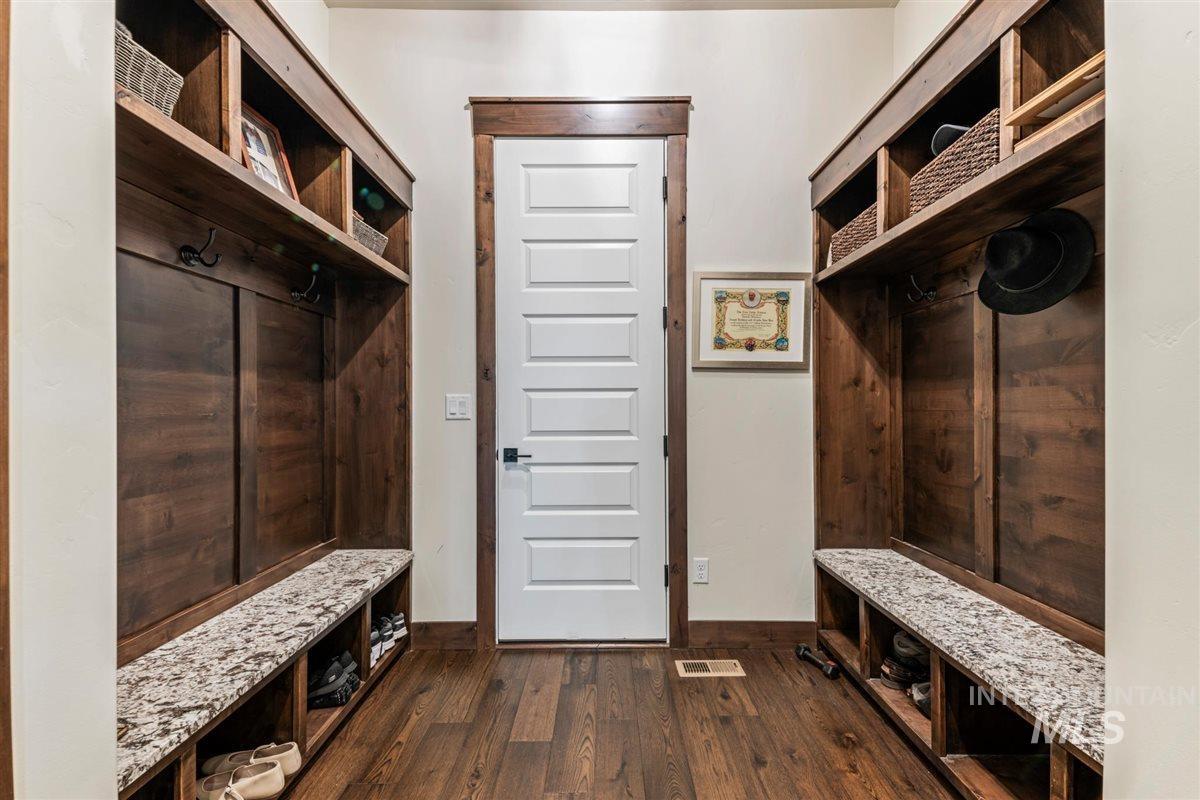6347 W Biathlon St, Eagle, Idaho 83616, 3 Bedrooms, 2.5 Bathrooms, Residential For Sale, Price $1,099,000, 98987933