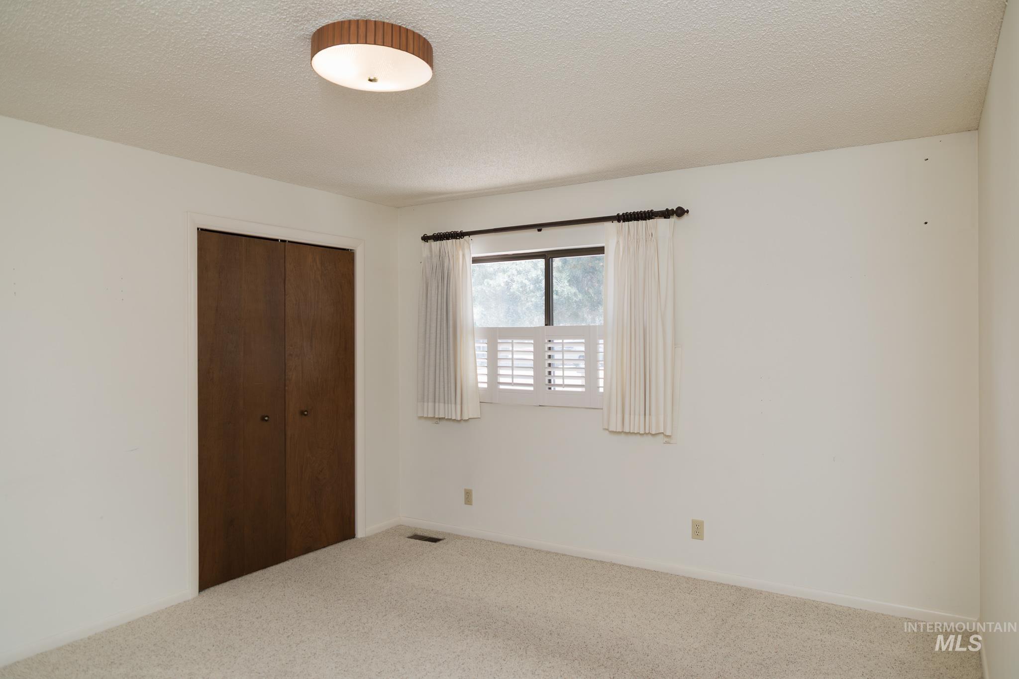 282 NW 16th St, Ontario, Oregon 97914, 3 Bedrooms, 2 Bathrooms, Residential For Sale, Price $400,000, 98987935
