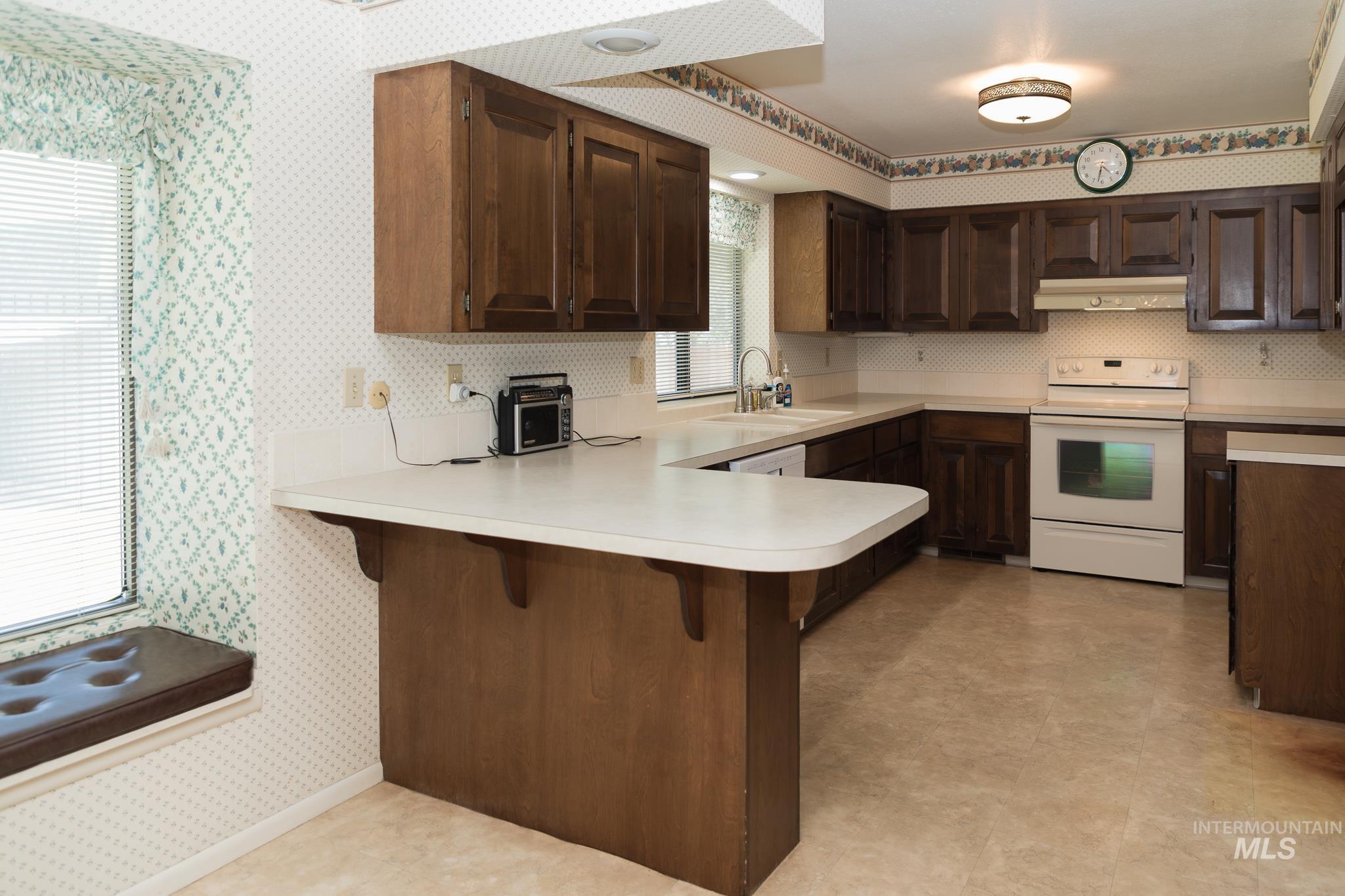 282 NW 16th St, Ontario, Oregon 97914, 3 Bedrooms, 2 Bathrooms, Residential For Sale, Price $400,000, 98987935