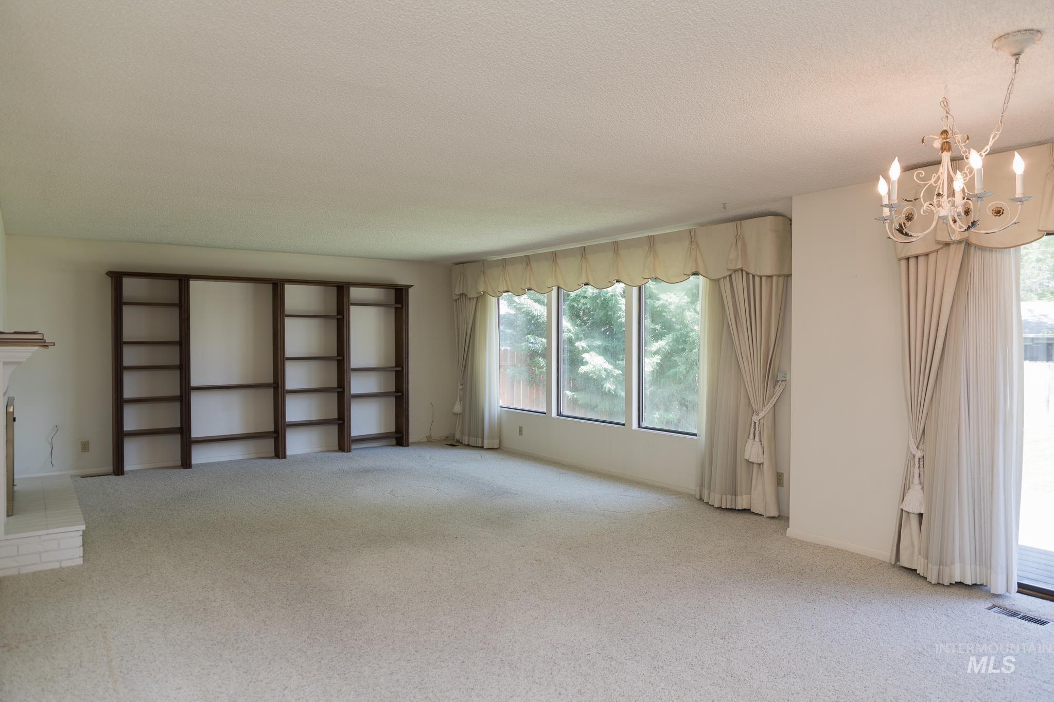 282 NW 16th St, Ontario, Oregon 97914, 3 Bedrooms, 2 Bathrooms, Residential For Sale, Price $400,000, 98987935