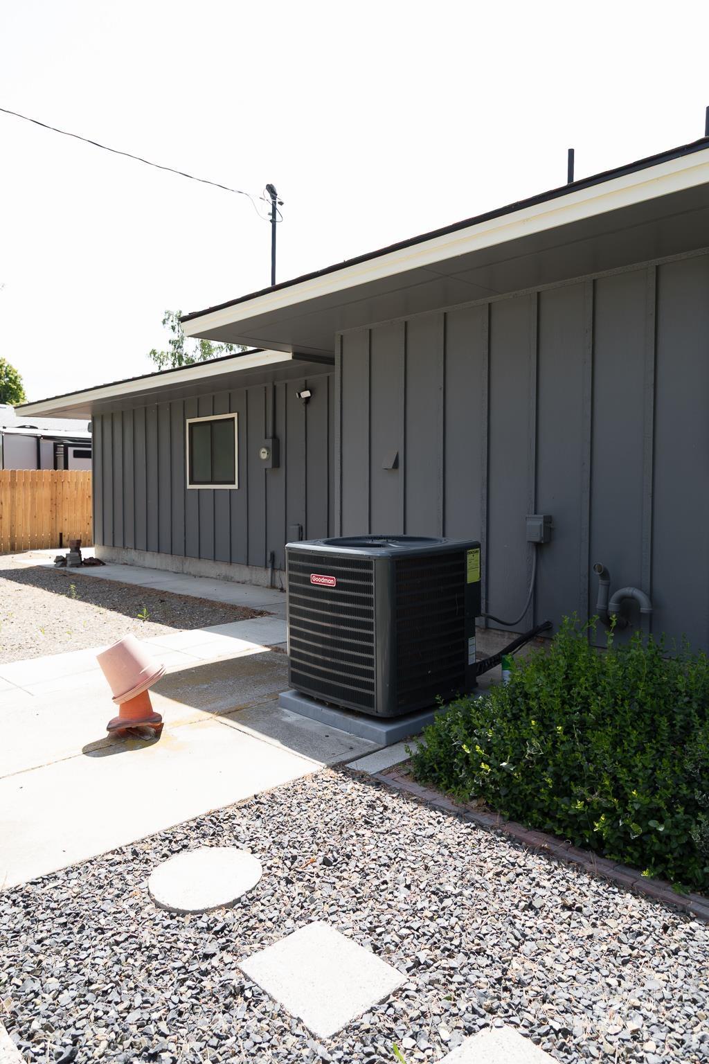 282 NW 16th St, Ontario, Oregon 97914, 3 Bedrooms, 2 Bathrooms, Residential For Sale, Price $400,000, 98987935