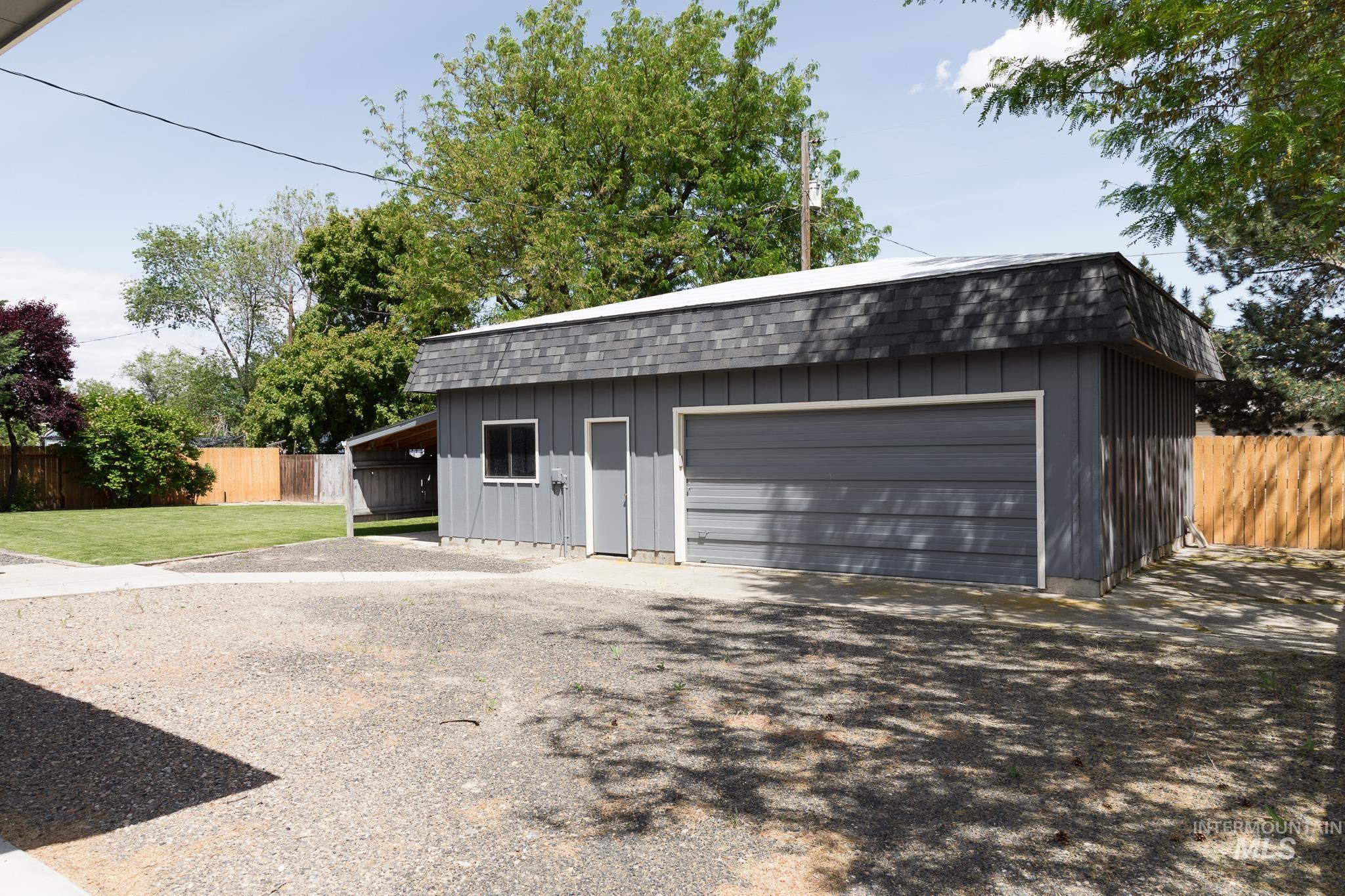 282 NW 16th St, Ontario, Oregon 97914, 3 Bedrooms, 2 Bathrooms, Residential For Sale, Price $400,000, 98987935