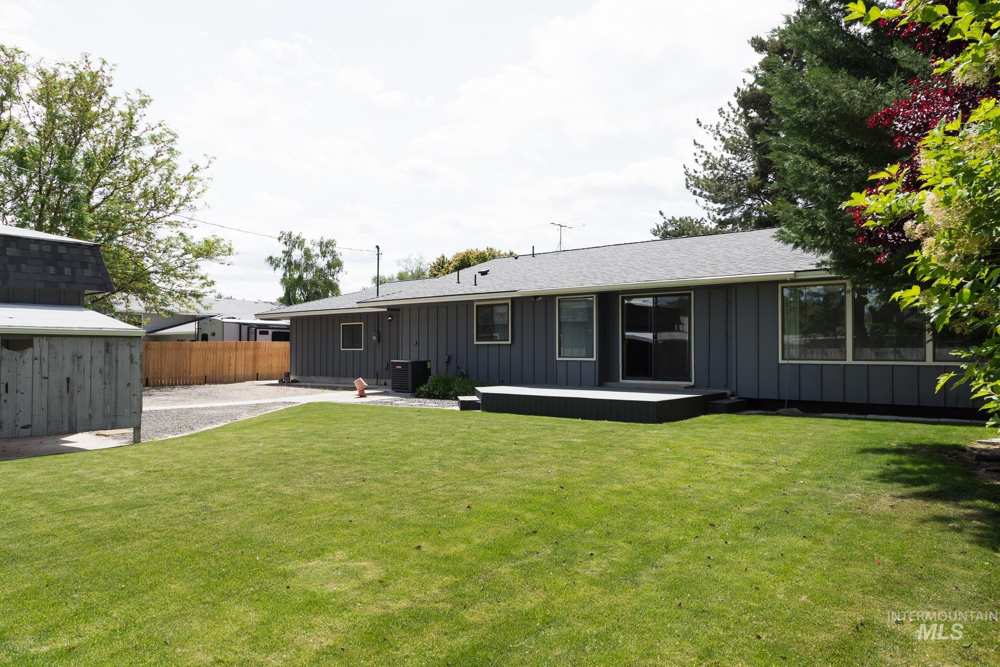 282 NW 16th St, Ontario, Oregon 97914, 3 Bedrooms, 2 Bathrooms, Residential For Sale, Price $400,000, 98987935