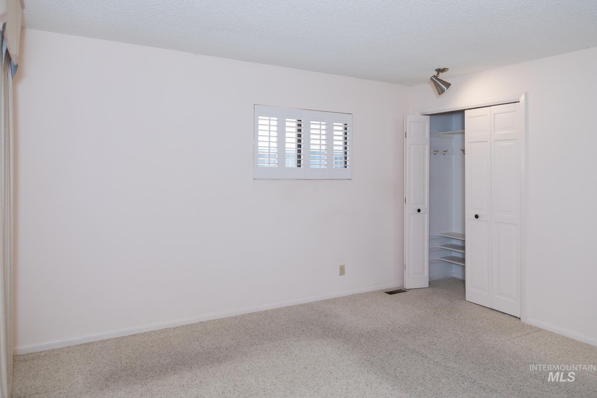 282 NW 16th St, Ontario, Oregon 97914, 3 Bedrooms, 2 Bathrooms, Residential For Sale, Price $400,000, 98987935