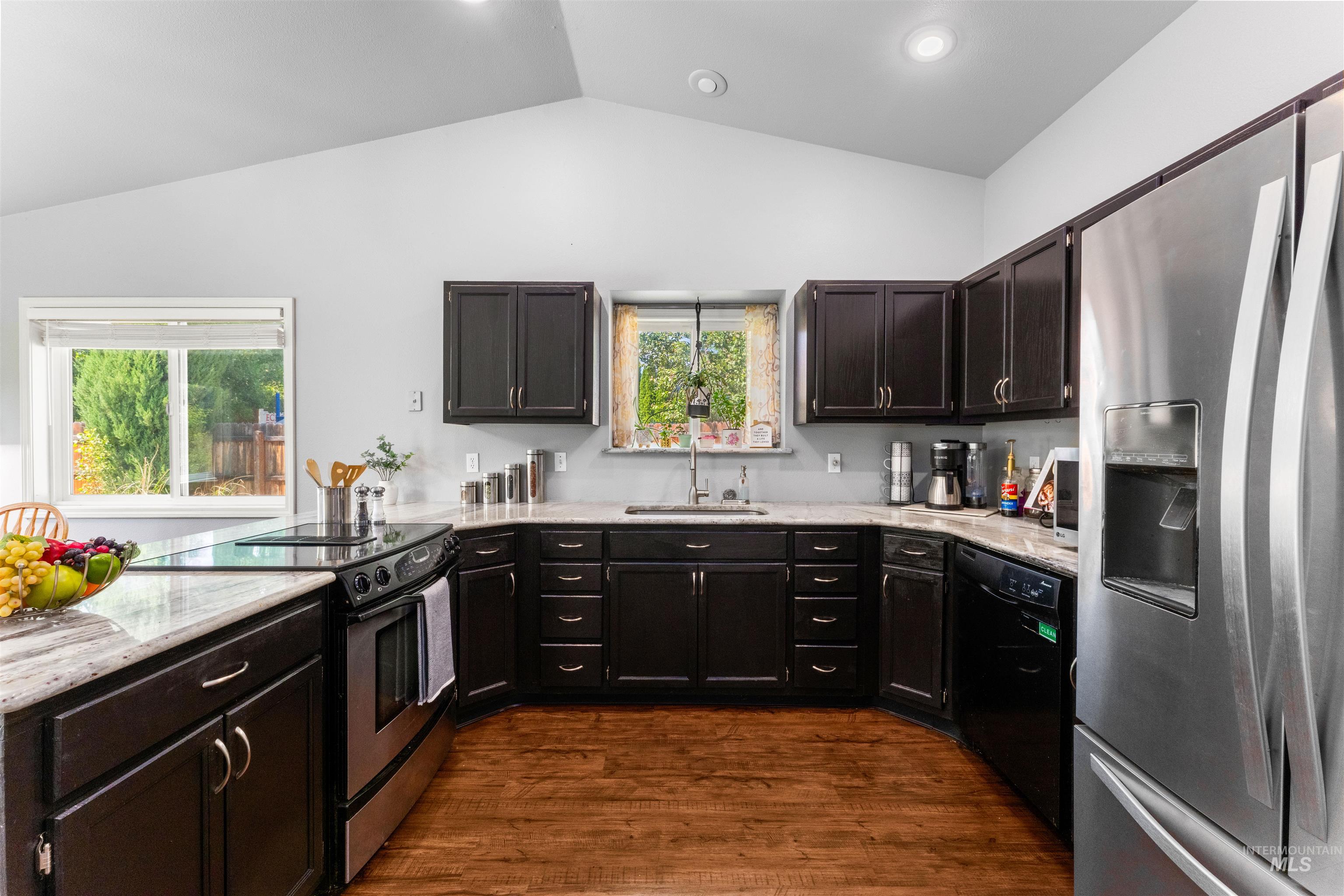 1653 N Eagle Creek Way, Eagle, Idaho 83616, 3 Bedrooms, 2 Bathrooms, Residential For Sale, Price $449,900,MLS 98987937