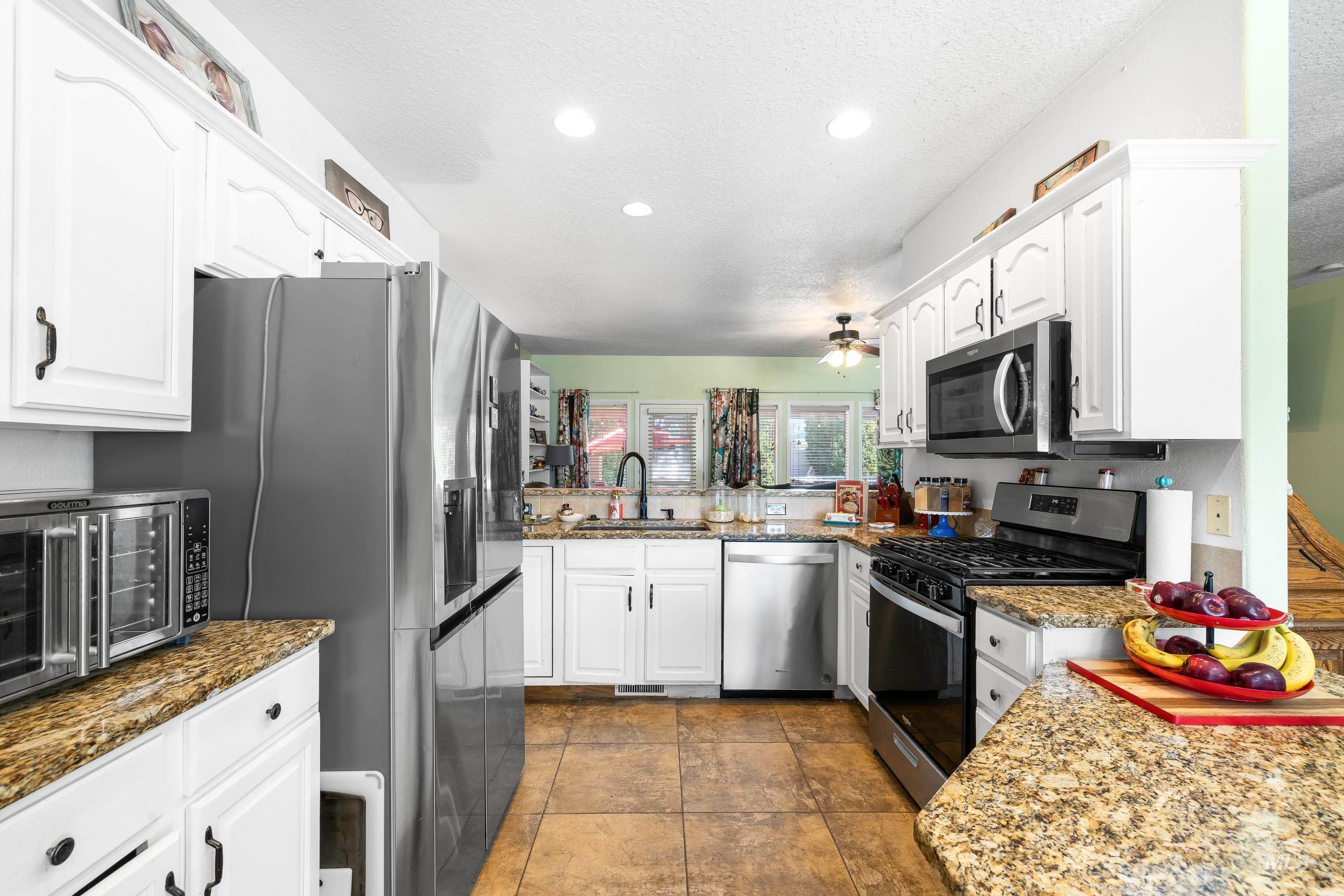 421 Morning Sun Dr, Nampa, Idaho 83686, 3 Bedrooms, 2 Bathrooms, Residential For Sale, Price $549,900, 98987939