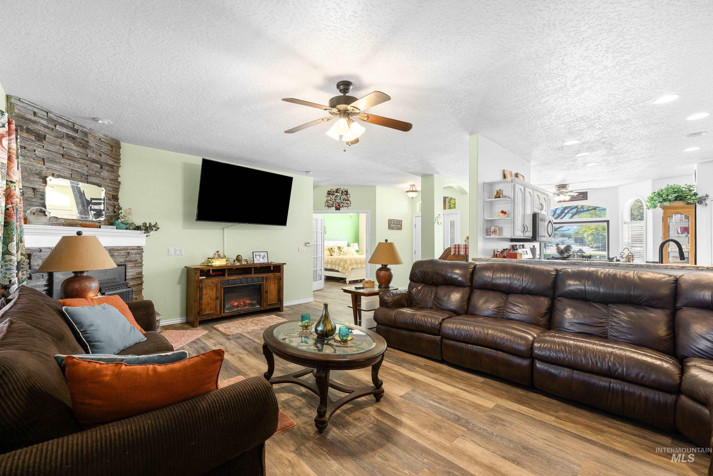 421 Morning Sun Dr, Nampa, Idaho 83686, 3 Bedrooms, 2 Bathrooms, Residential For Sale, Price $549,900, 98987939