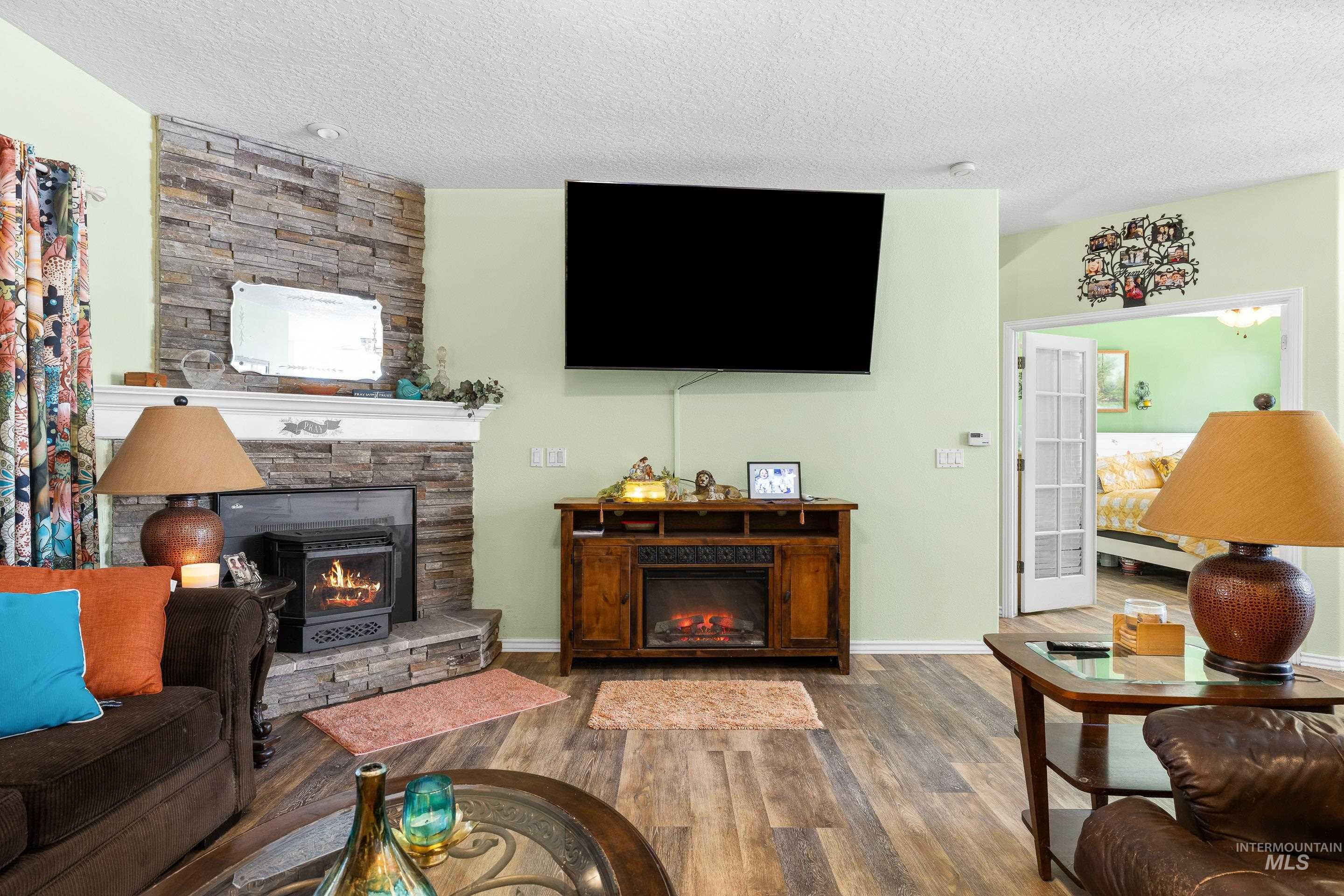421 Morning Sun Dr, Nampa, Idaho 83686, 3 Bedrooms, 2 Bathrooms, Residential For Sale, Price $549,900, 98987939