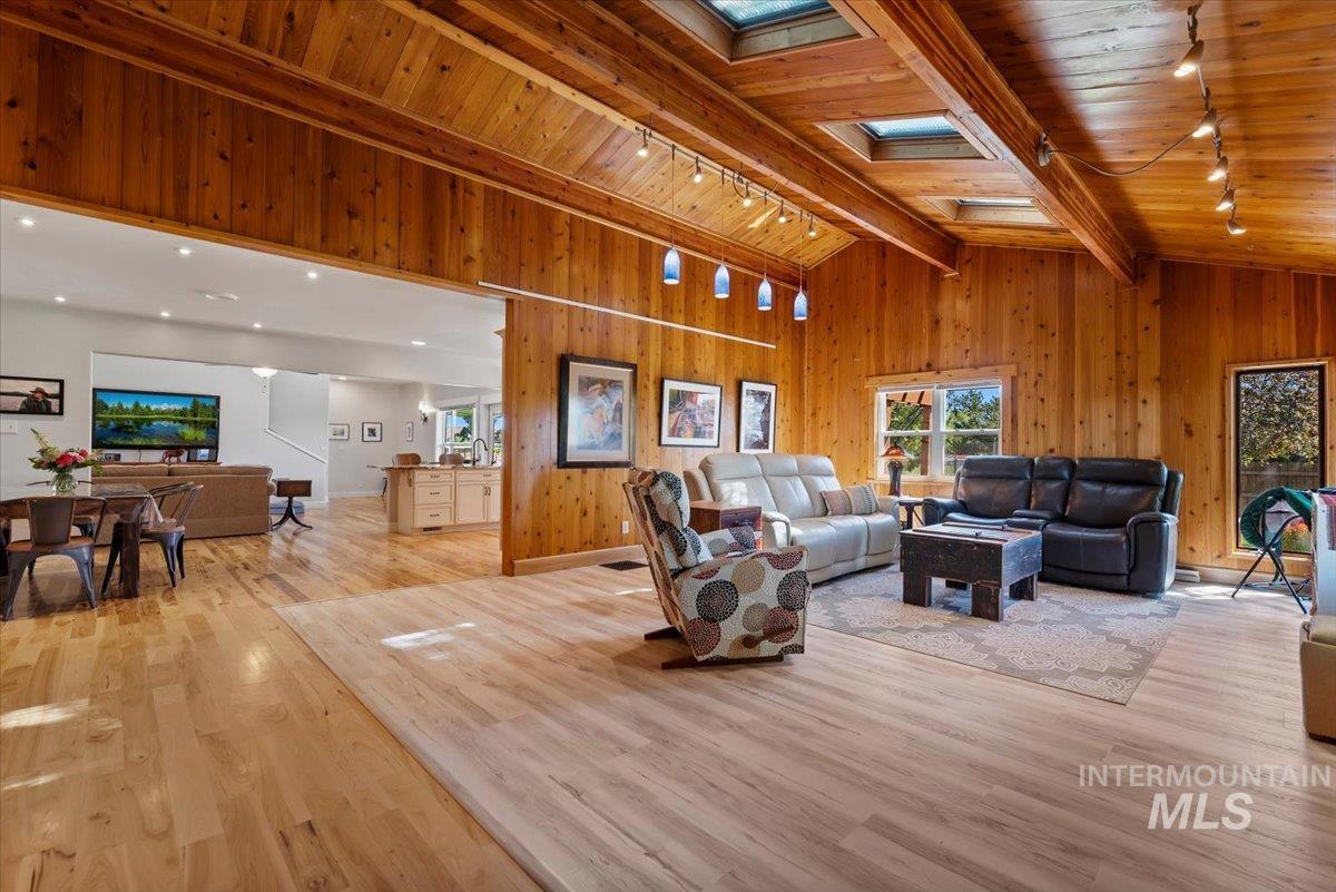 5410 W Beacon Light Rd, Eagle, Idaho 83616, 5 Bedrooms, 5 Bathrooms, Residential For Sale, Price $1,700,070, 98987943