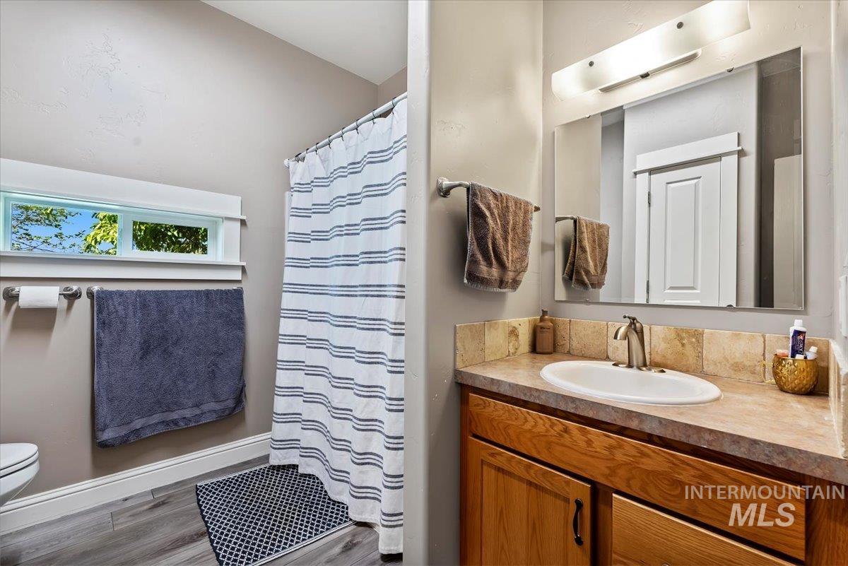 5410 W Beacon Light Rd, Eagle, Idaho 83616, 5 Bedrooms, 5 Bathrooms, Residential For Sale, Price $1,700,070, 98987943