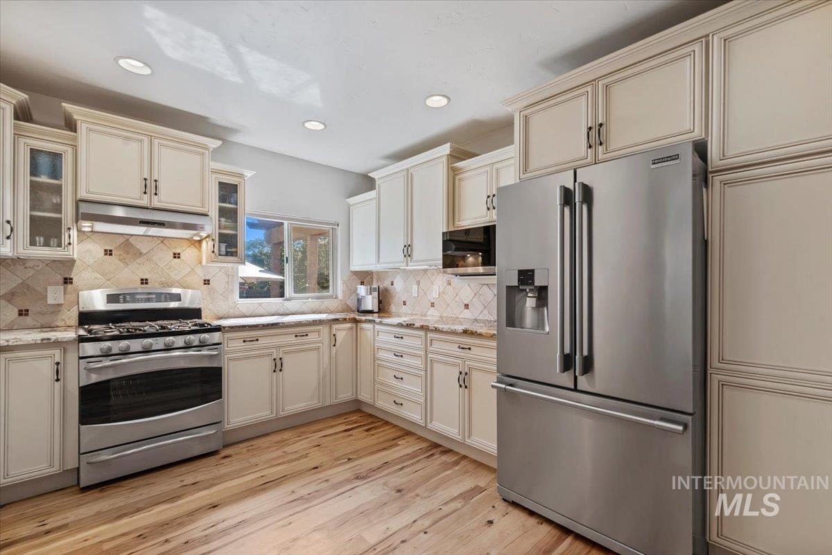 5410 W Beacon Light Rd, Eagle, Idaho 83616, 5 Bedrooms, 5 Bathrooms, Residential For Sale, Price $1,700,070, 98987943