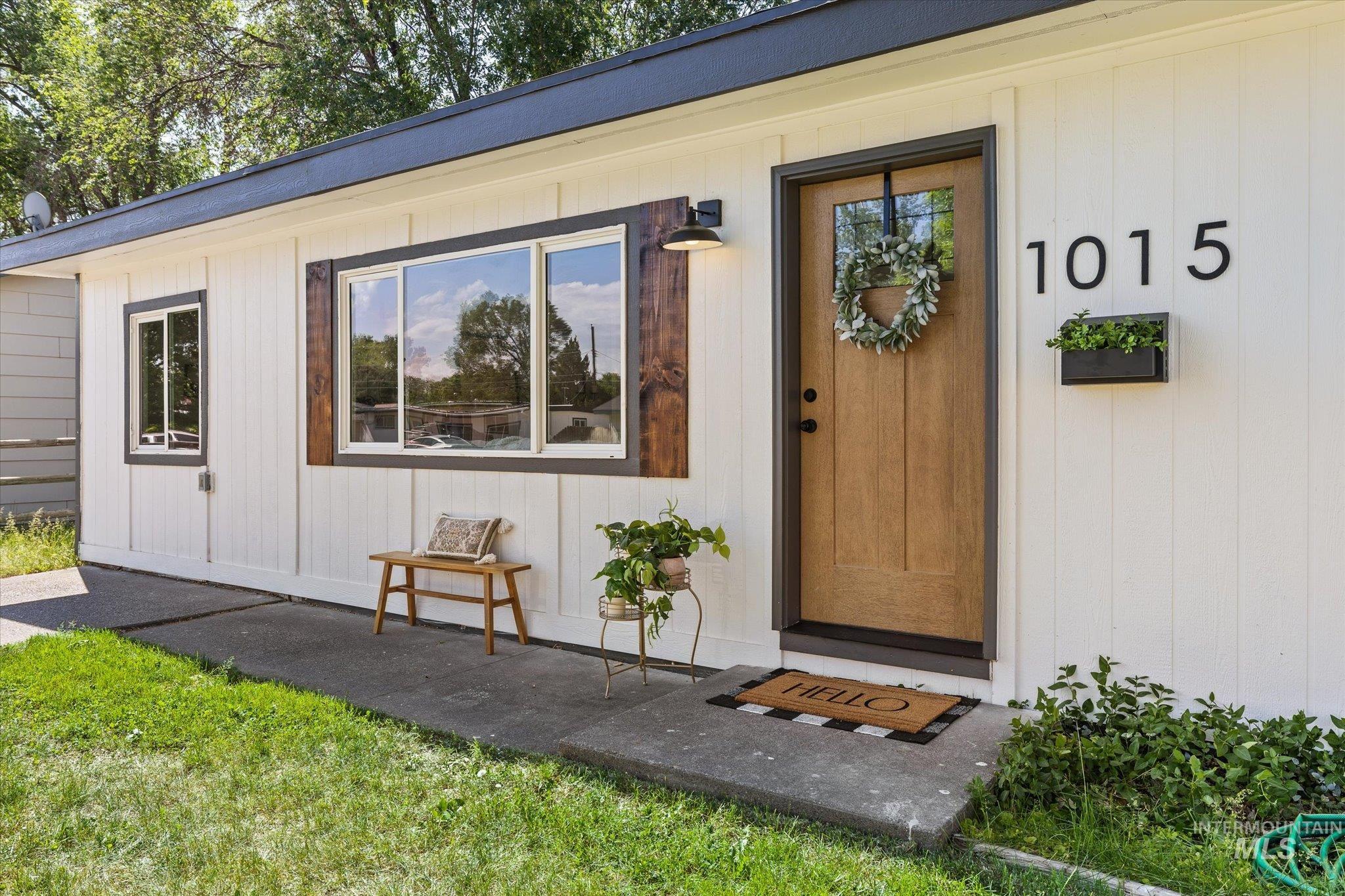 1015 E 16th N, Mountain Home, Idaho 83647, 3 Bedrooms, 1 Bathroom, Residential For Sale, Price $299,900, 98987945