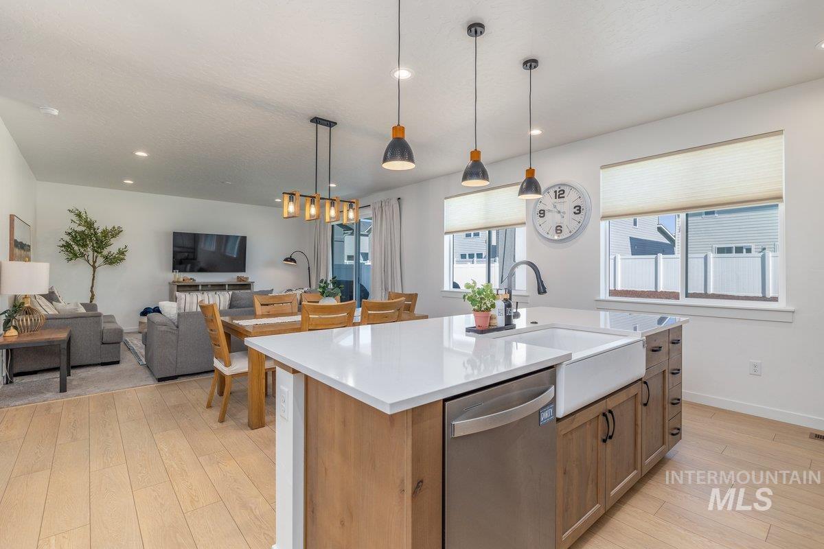 1380 W Chilitna St, Meridian, Idaho 83642, 3 Bedrooms, 2.5 Bathrooms, Residential For Sale, Price $575,000, 98987947