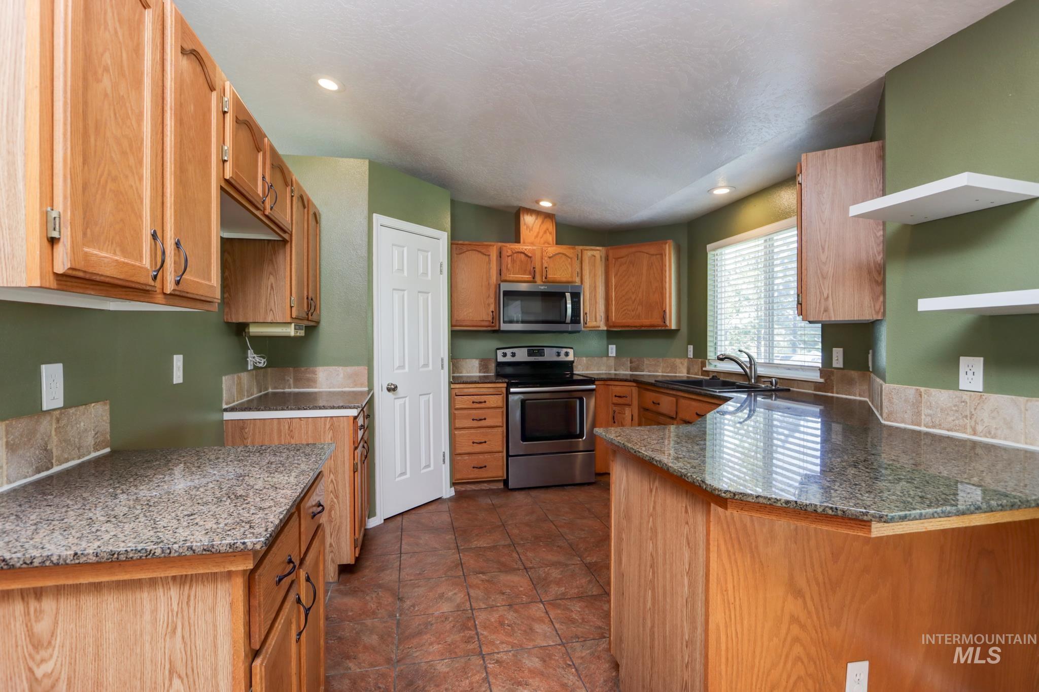 907 52nd St, Nampa, Idaho 83687, 4 Bedrooms, 3 Bathrooms, Residential For Sale, Price $675,000, 98987951