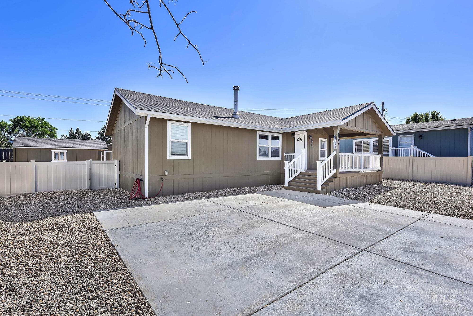 2324 E Blue Lake Lane, Boise, Idaho 83716, 2 Bedrooms, 2 Bathrooms, Residential For Sale, Price $174,000, 98987952